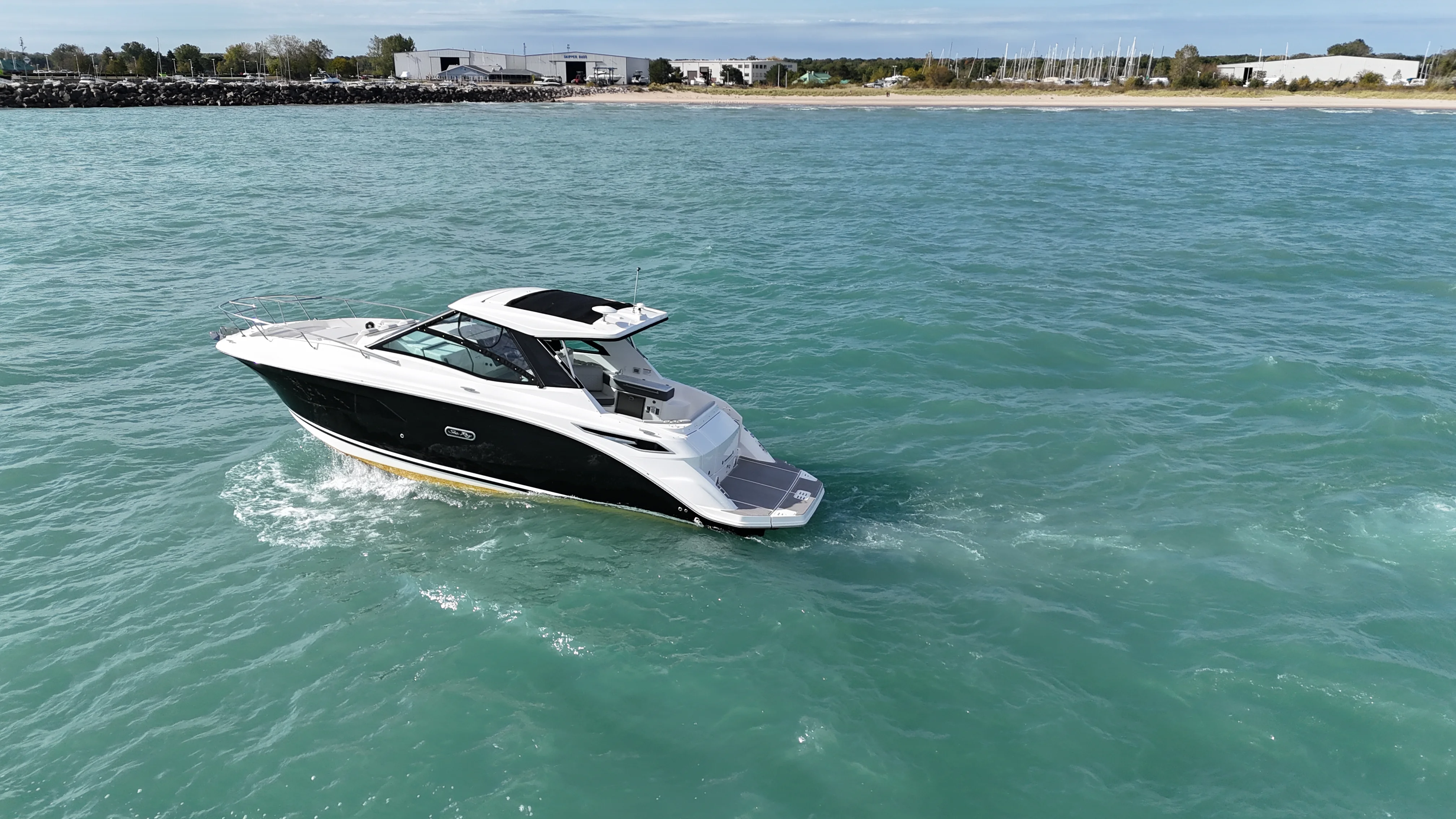 2025 Sea Ray Sundancer 320 Image Thumbnail #9