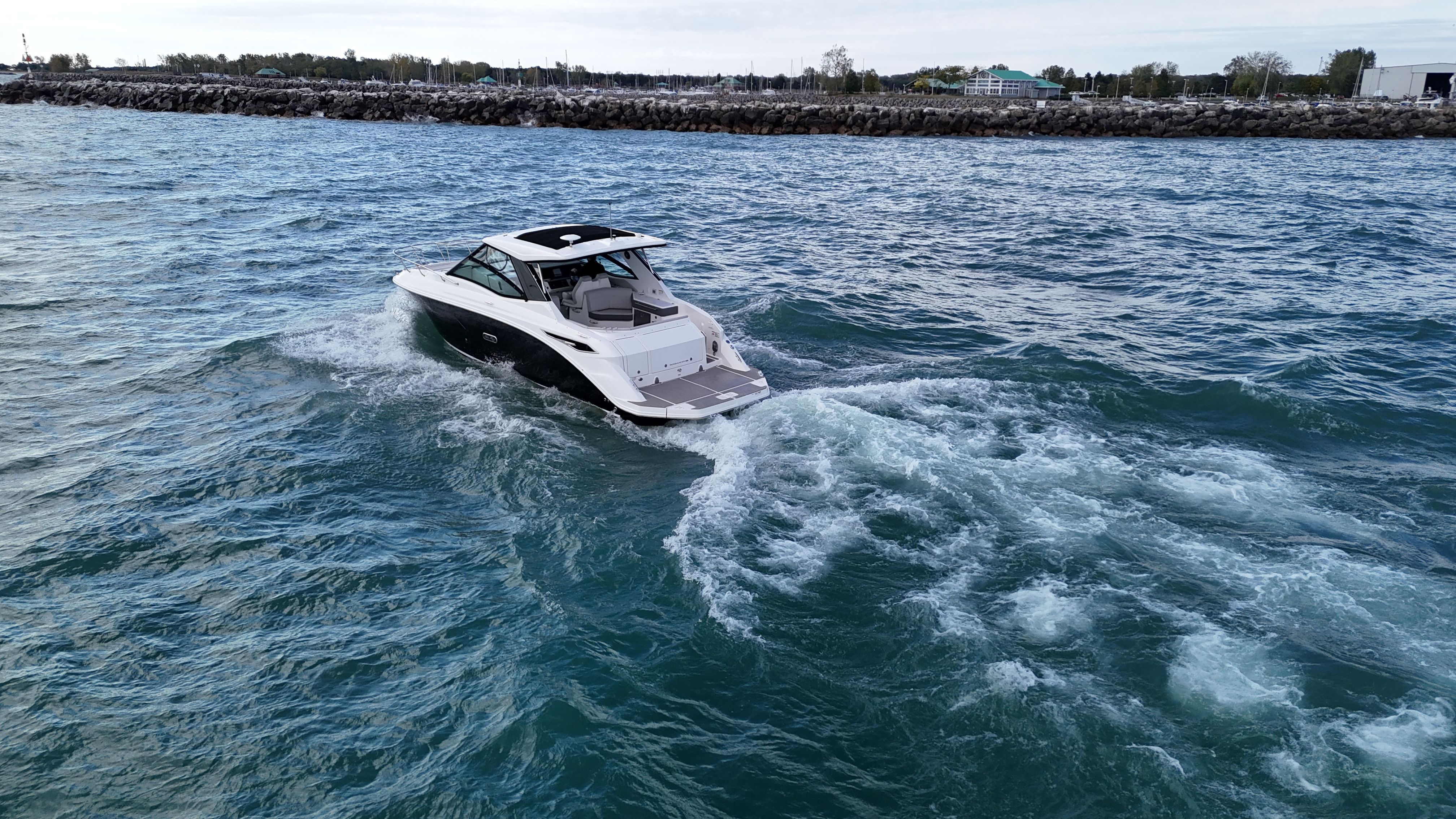 2025 Sea Ray Sundancer 320 Image Thumbnail #18