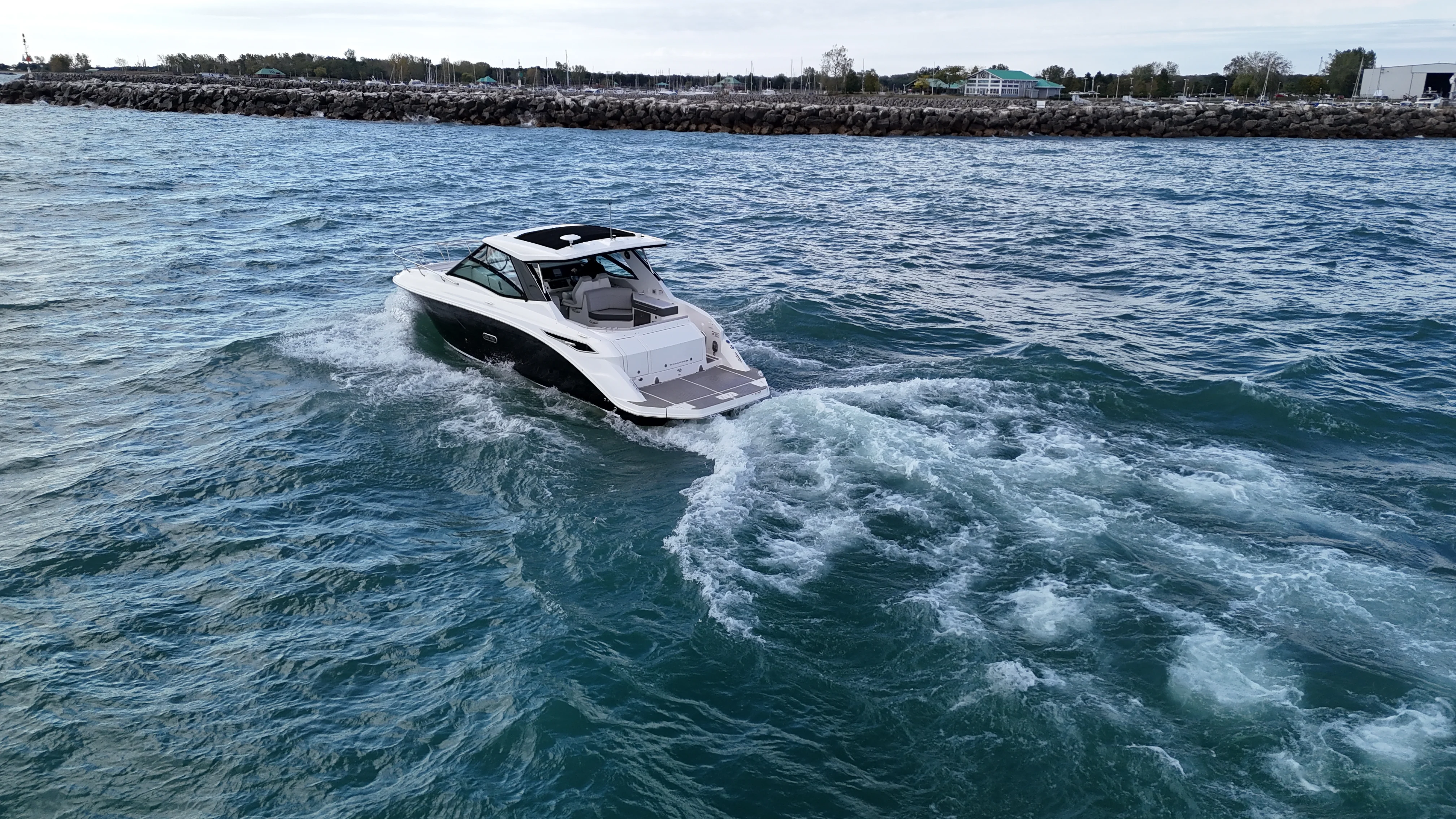 2025 Sea Ray Sundancer 320 Image Thumbnail #18