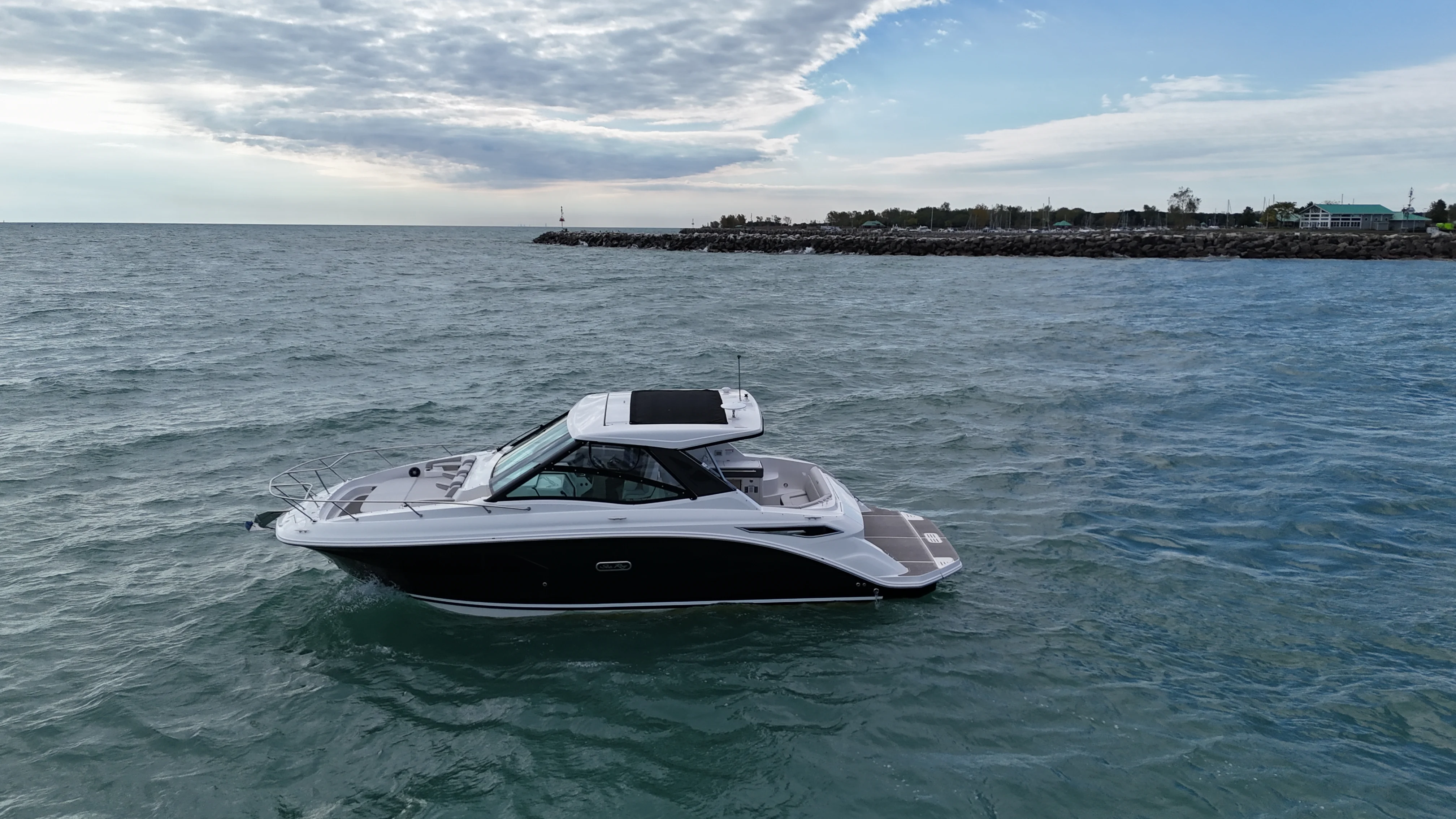 2025 Sea Ray Sundancer 320 Image Thumbnail #1