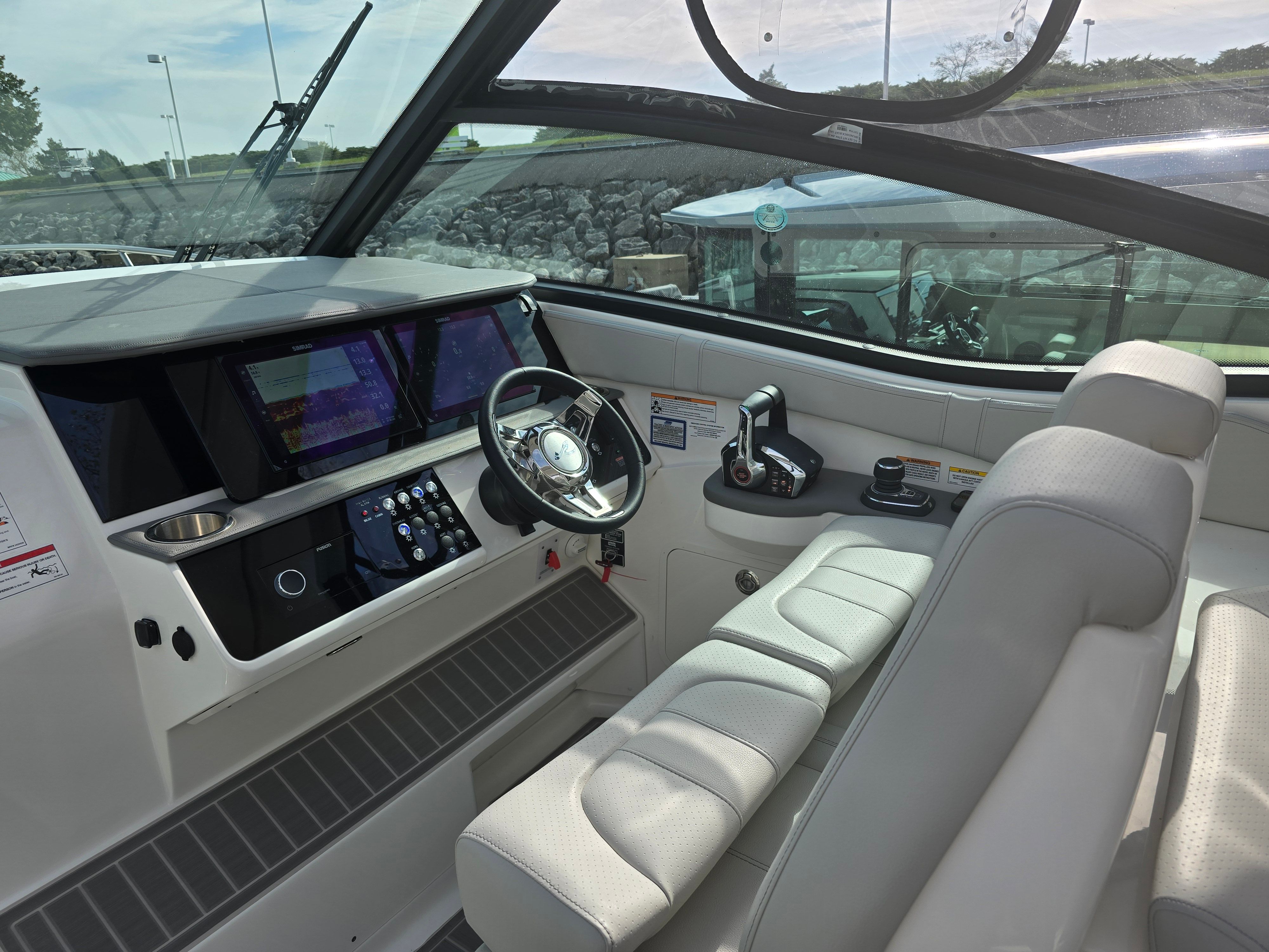 2025 Sea Ray Sundancer 320 Image Thumbnail #31