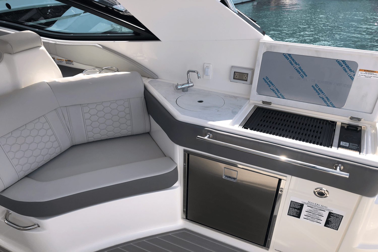 2025 Sea Ray Sundancer 320 Image Thumbnail #29