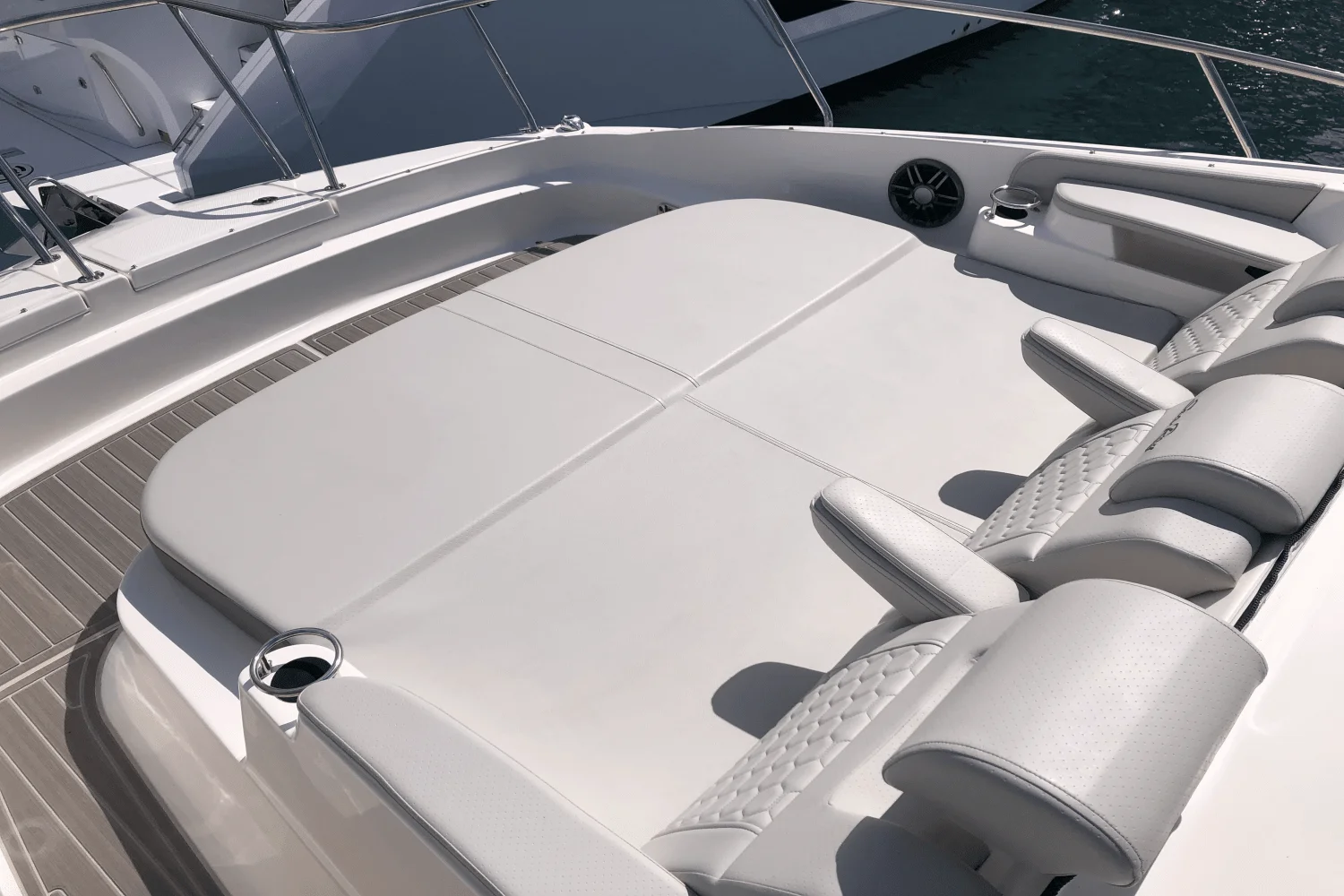 2025 Sea Ray Sundancer 320 Image Thumbnail #23