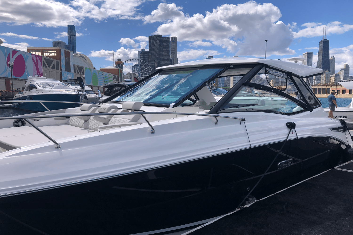 2025 Sea Ray Sundancer 320 Image Thumbnail #20