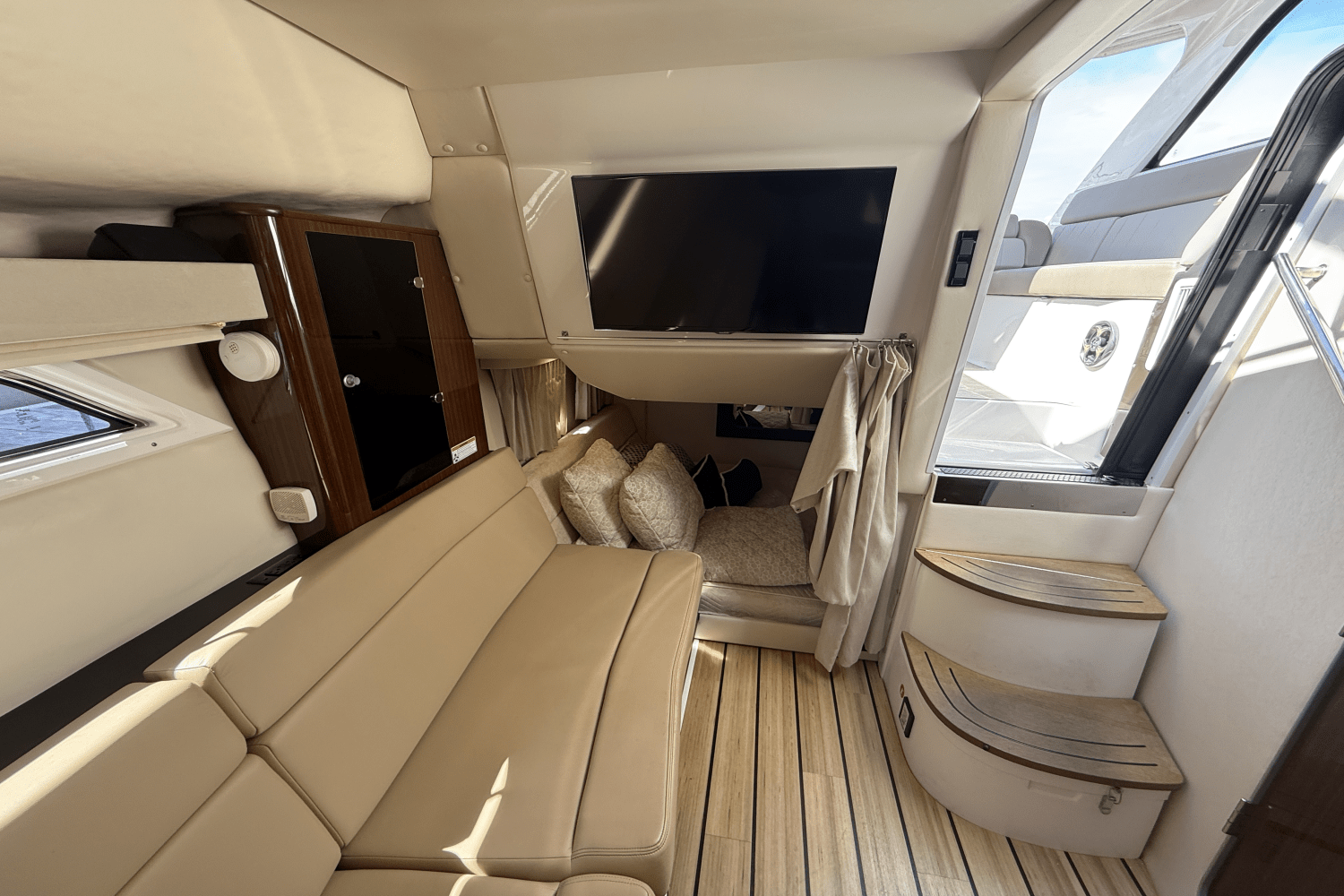 2015 Regal 35 SPORT COUPE Image Thumbnail #35
