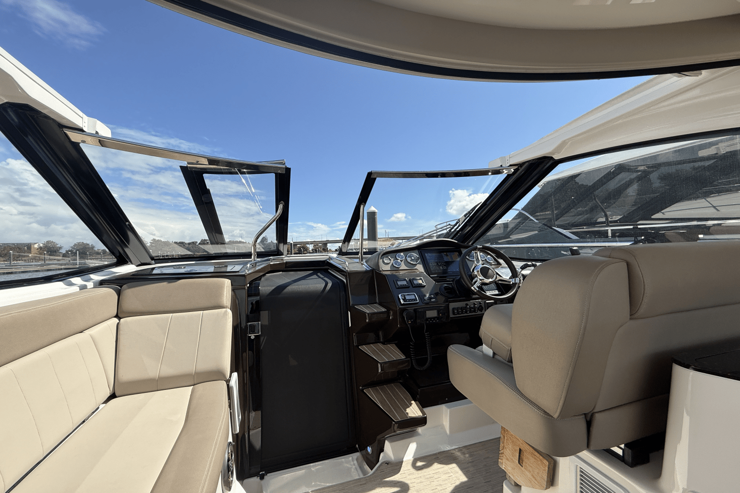 2015 Regal 35 SPORT COUPE Image Thumbnail #28