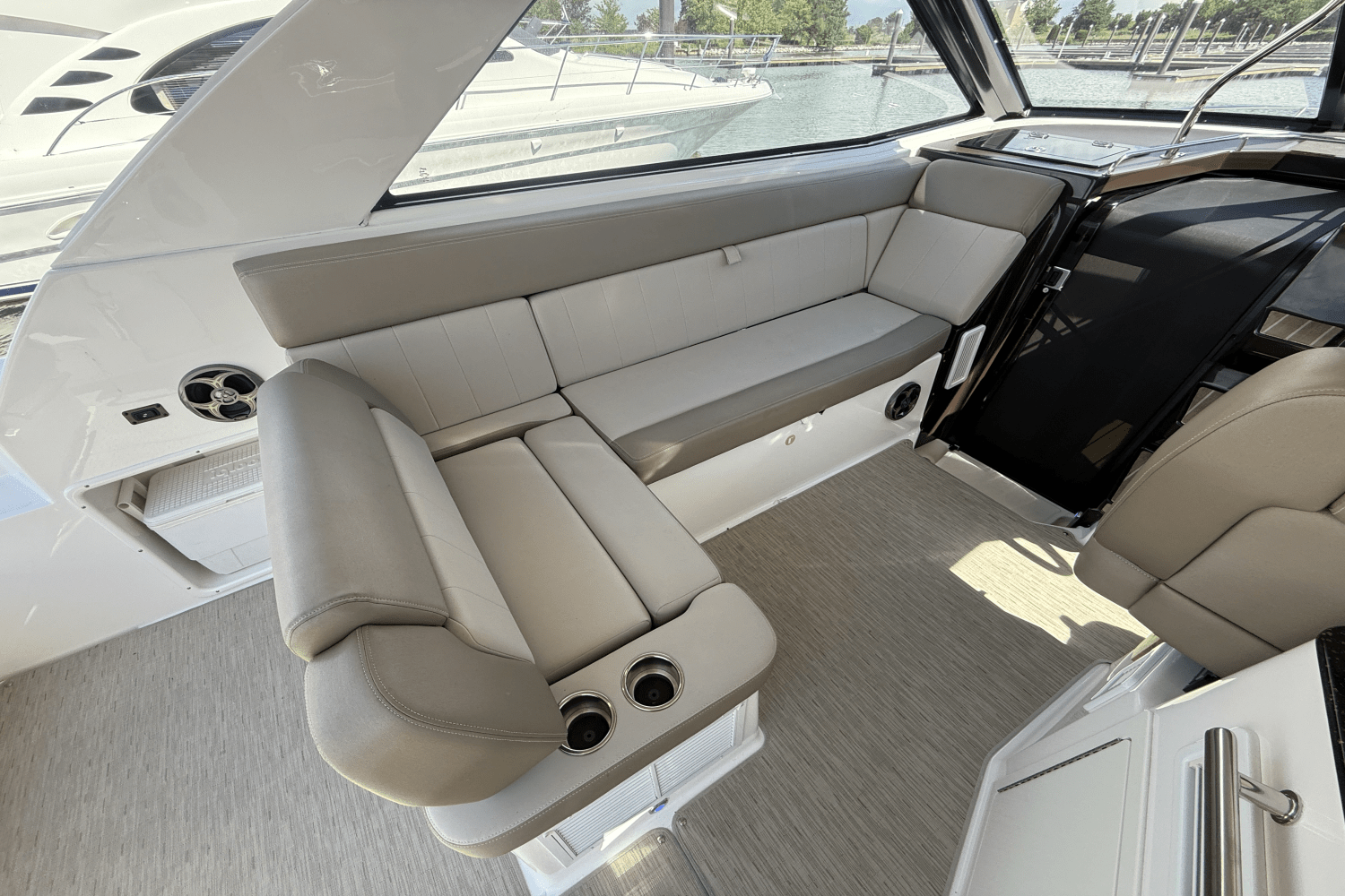 2015 Regal 35 SPORT COUPE Image Thumbnail #21