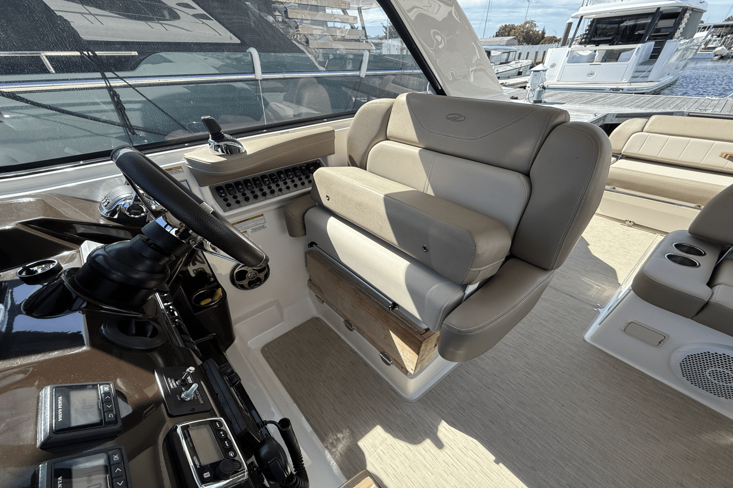 2015 Regal 35 SPORT COUPE Image Thumbnail #22