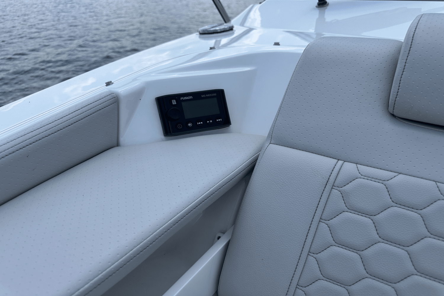 2023 Sea Ray Sundancer 320 Image Thumbnail #21