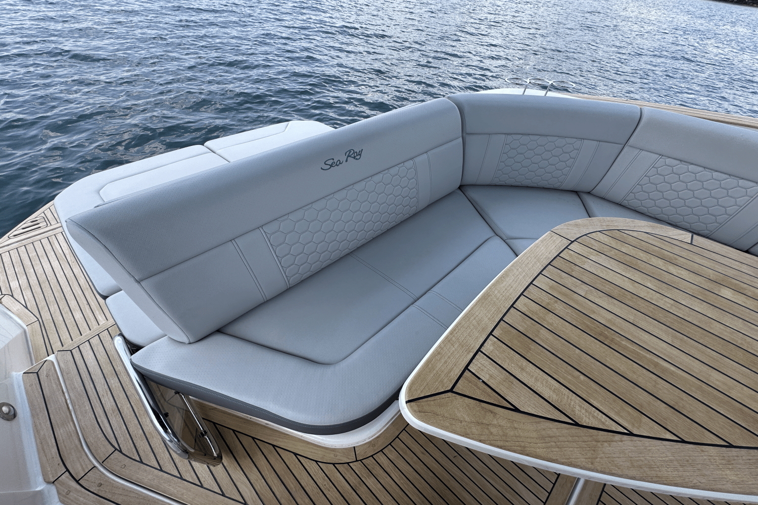 2023 Sea Ray Sundancer 320 Image Thumbnail #33
