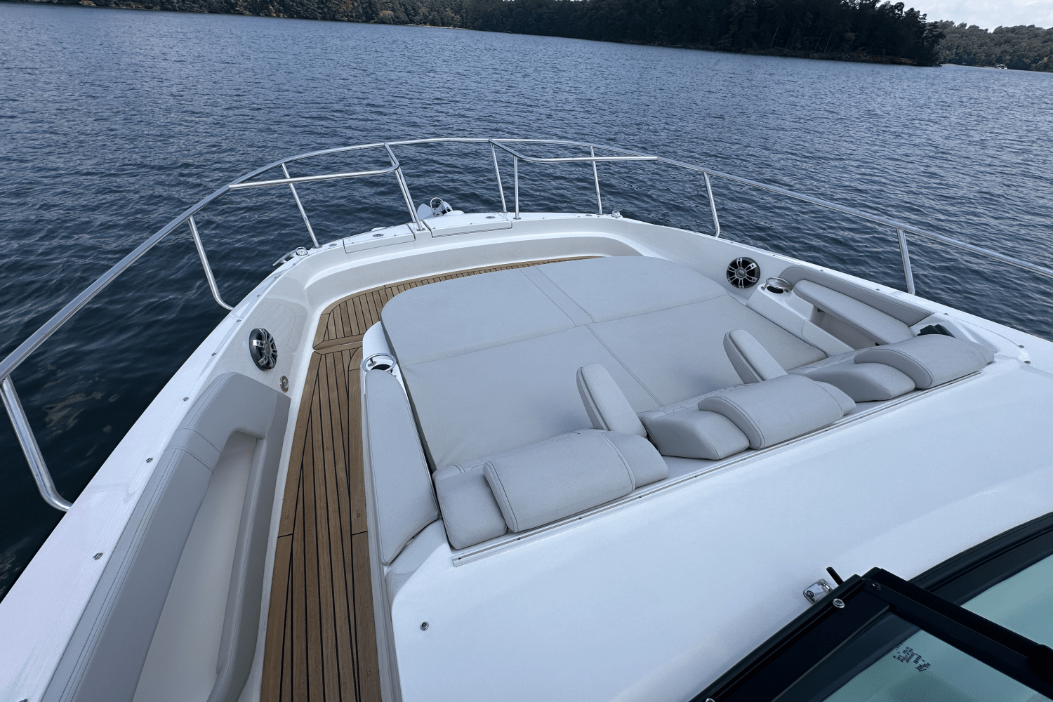 2023 Sea Ray Sundancer 320 Image Thumbnail #19