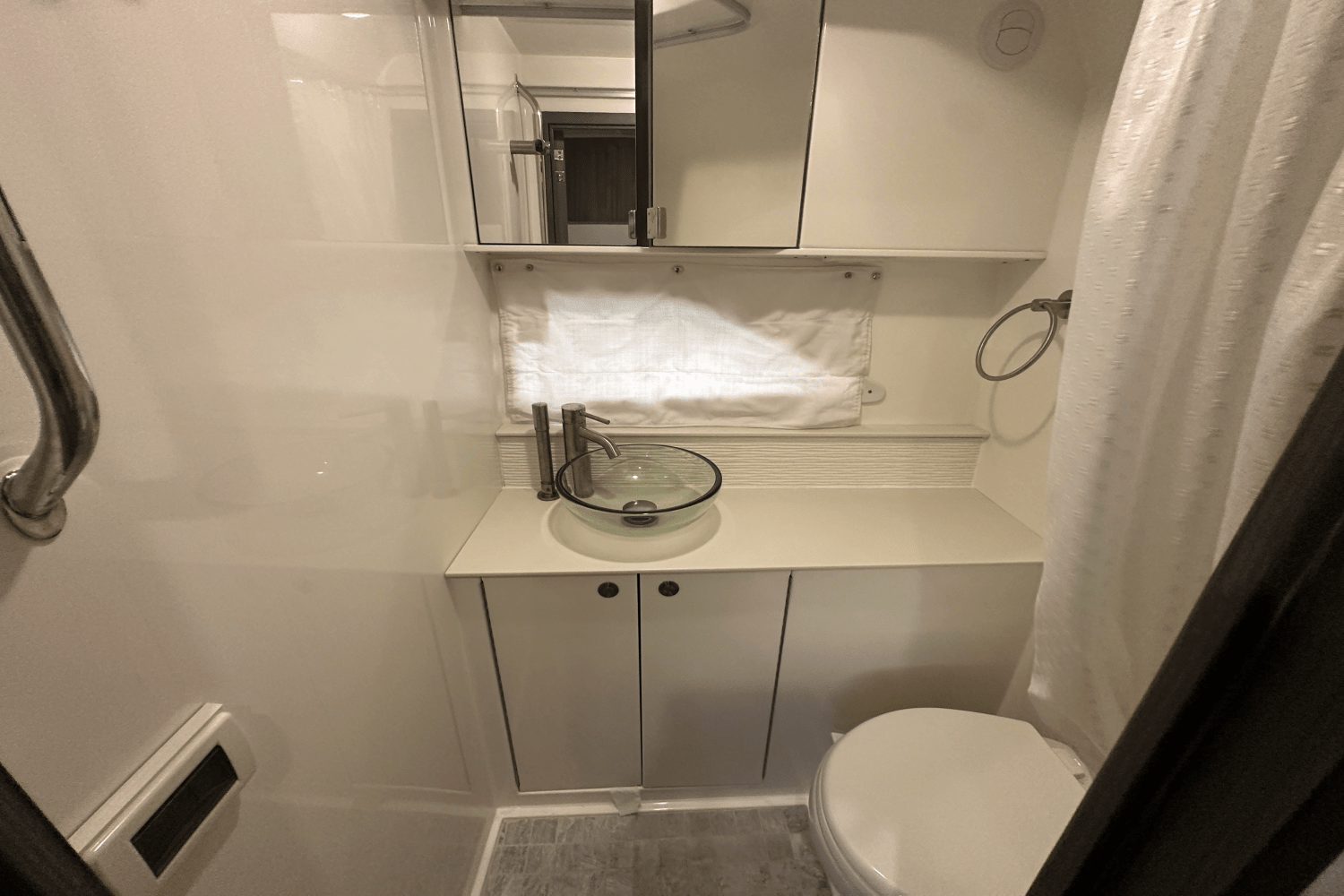 2023 Sea Ray Sundancer 320 Image Thumbnail #40