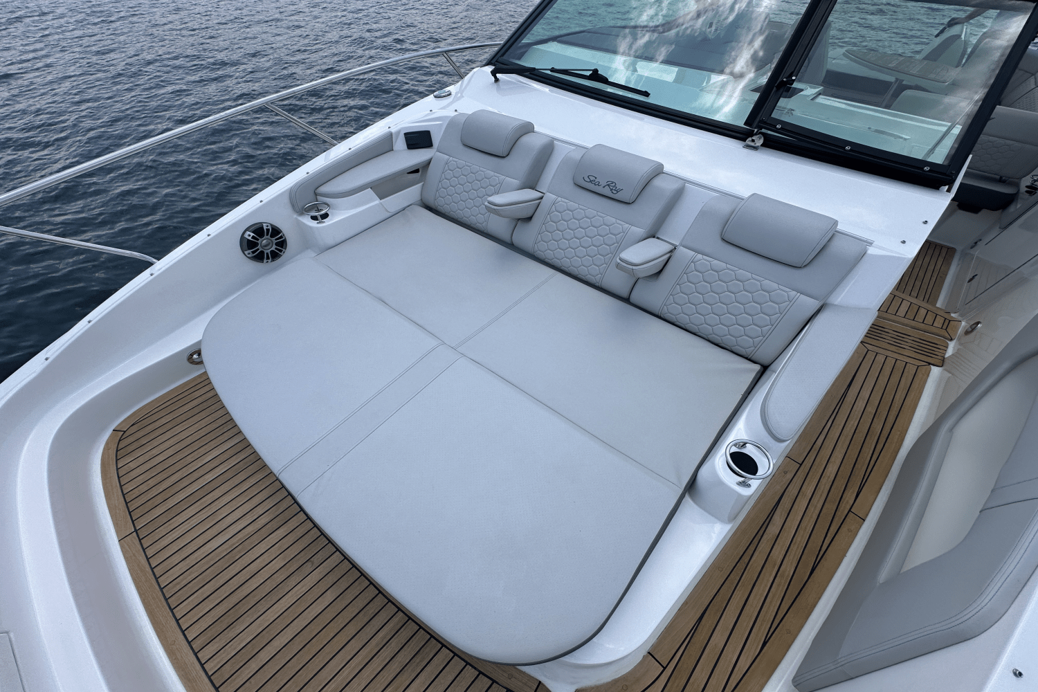 2023 Sea Ray Sundancer 320 Image Thumbnail #20