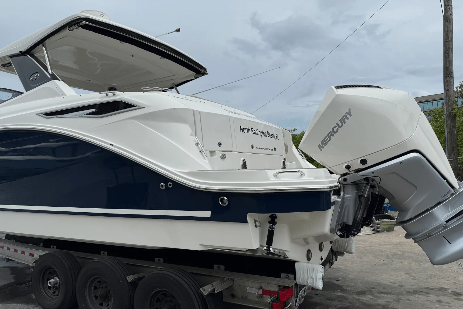 2024 Sea Ray Sundancer 320 Outboard Image Thumbnail #1