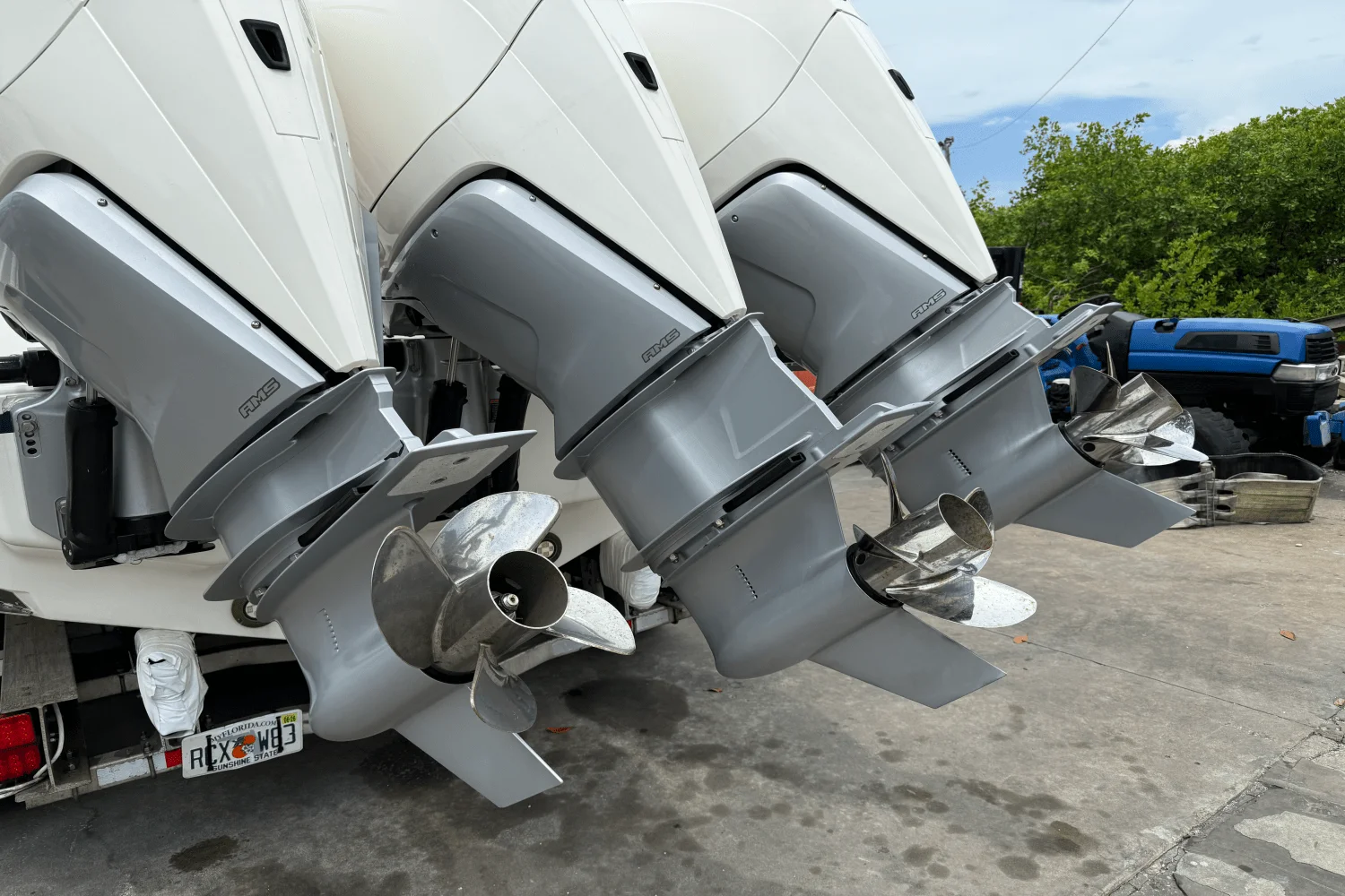 2024 Sea Ray Sundancer 320 Outboard Image Thumbnail #2