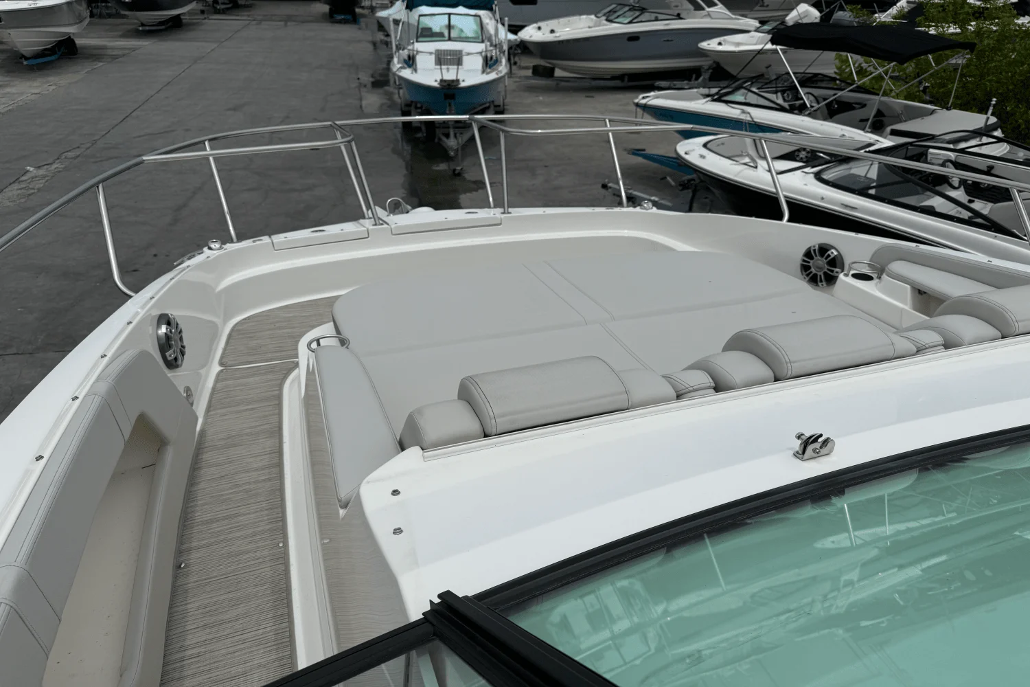 2024 Sea Ray Sundancer 320 Outboard Image Thumbnail #8