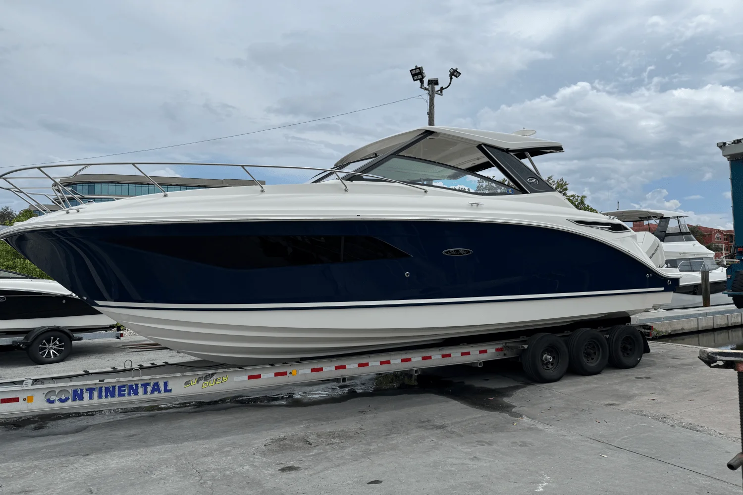 2024 Sea Ray Sundancer 320 Outboard Image Thumbnail #0