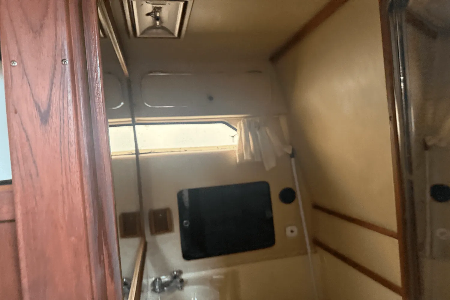 1986 Sea Ray 340 SUNDANCER Image Thumbnail #44