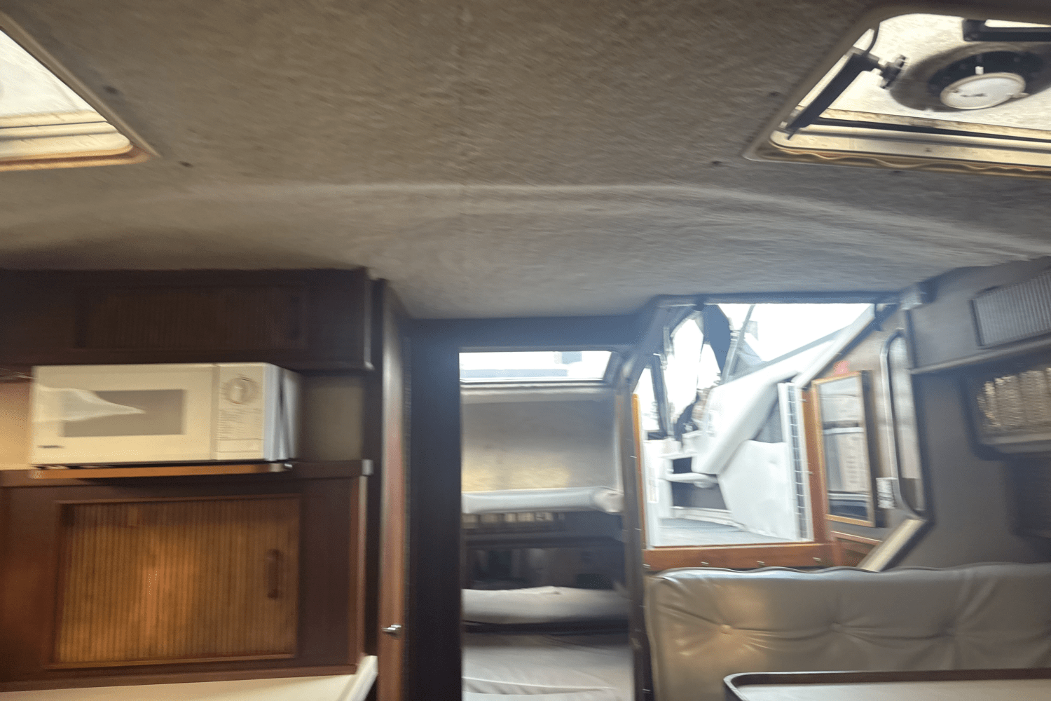 1986 Sea Ray 340 SUNDANCER Image Thumbnail #38
