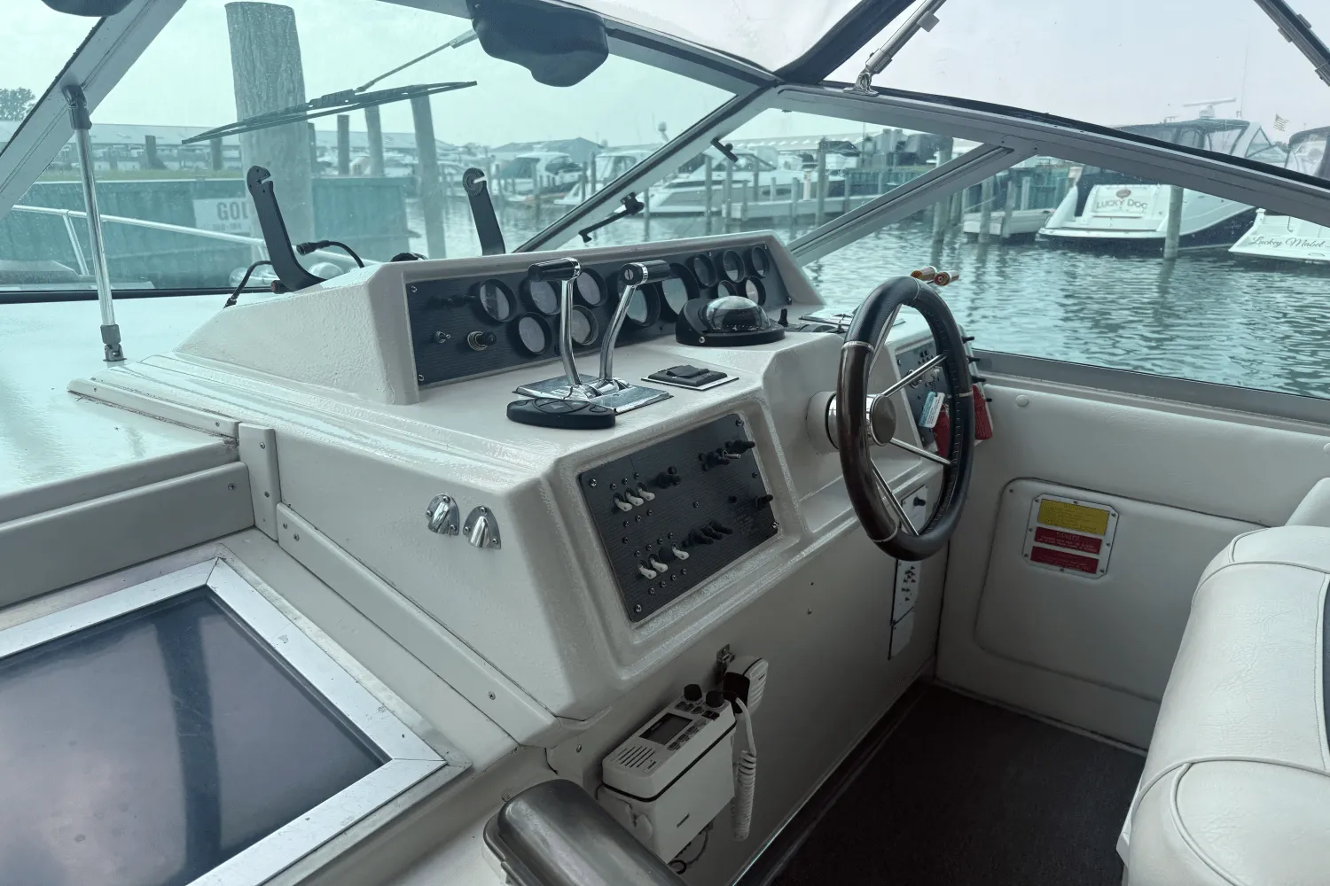 1986 Sea Ray 340 SUNDANCER Image Thumbnail #16