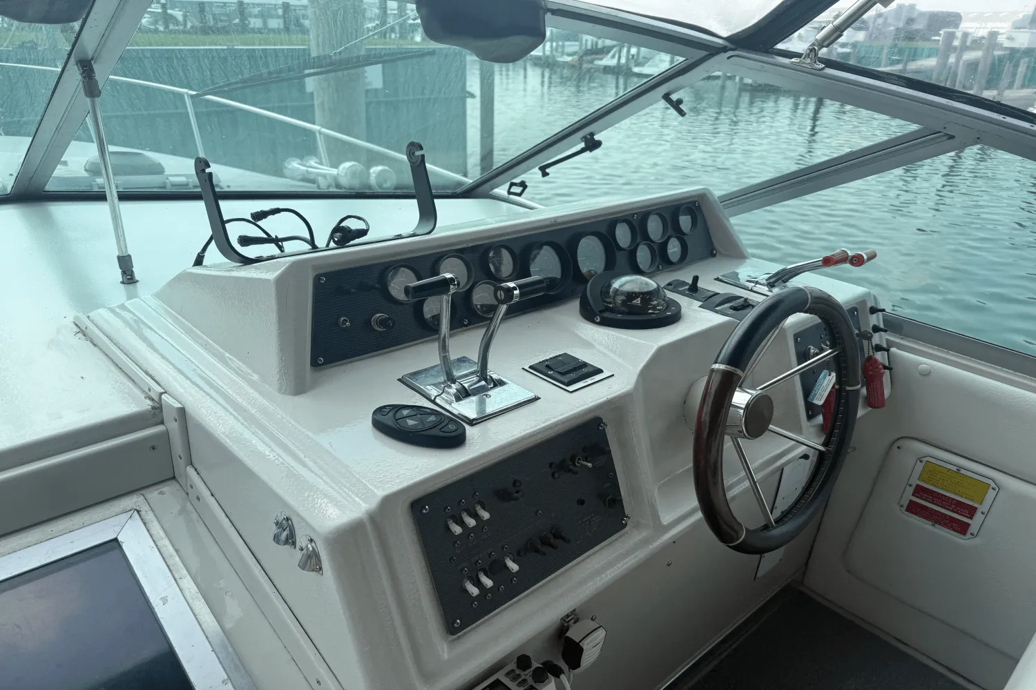 1986 Sea Ray 340 SUNDANCER Image Thumbnail #17