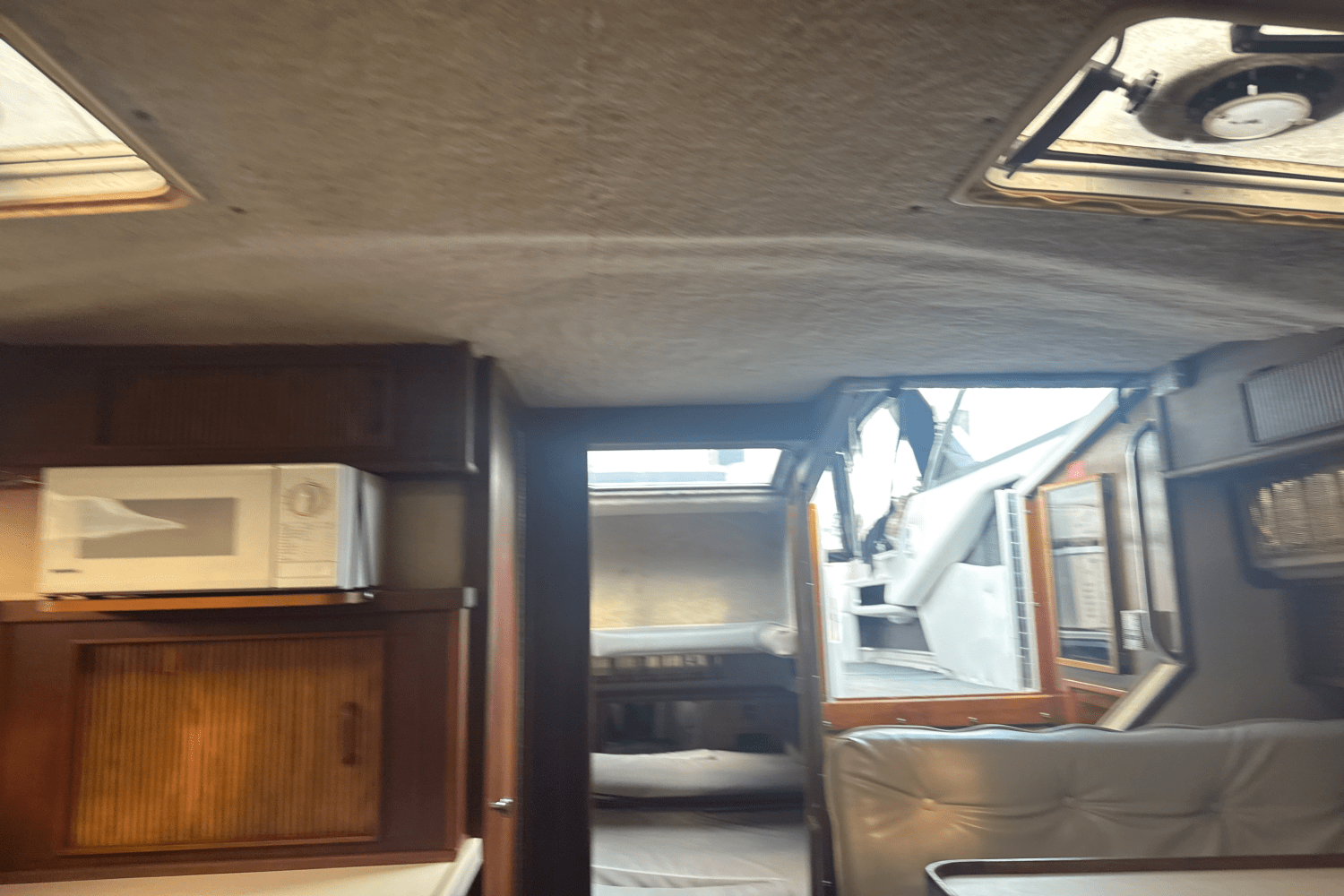 1986 Sea Ray 340 SUNDANCER Image Thumbnail #38