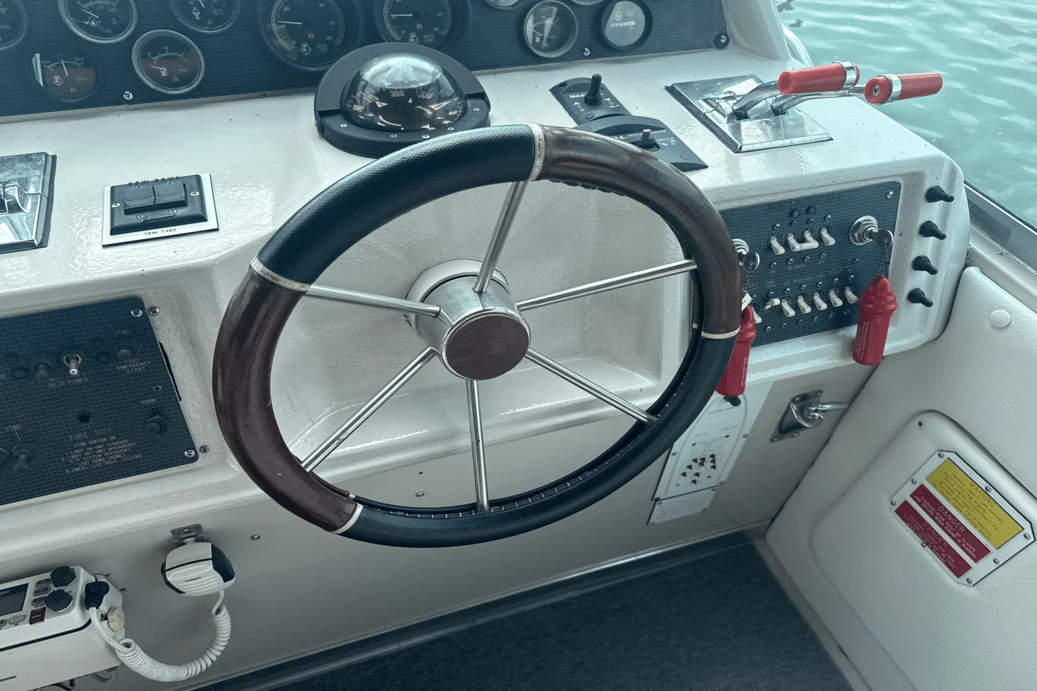 1986 Sea Ray 340 SUNDANCER Image Thumbnail #20