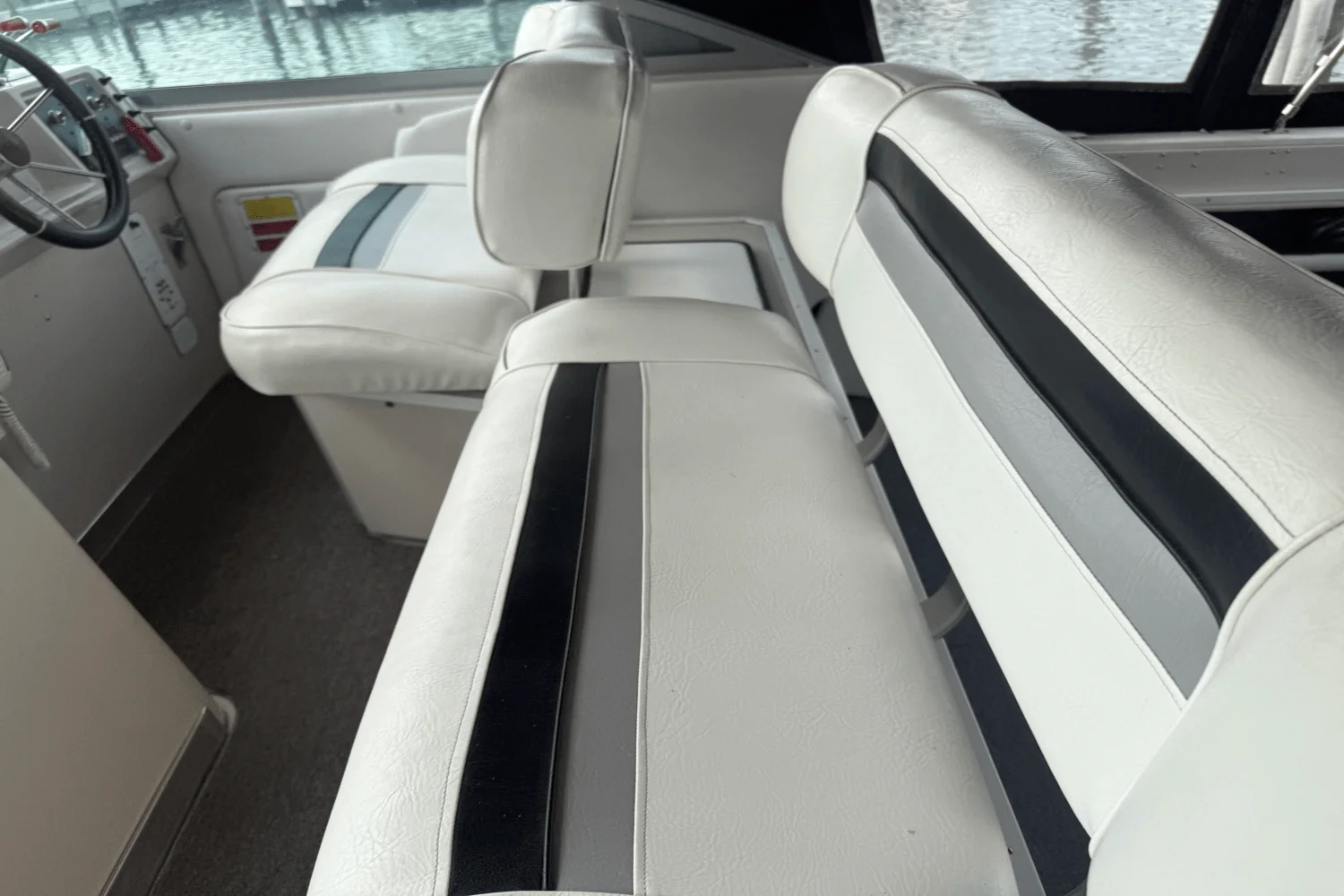 1986 Sea Ray 340 SUNDANCER Image Thumbnail #15