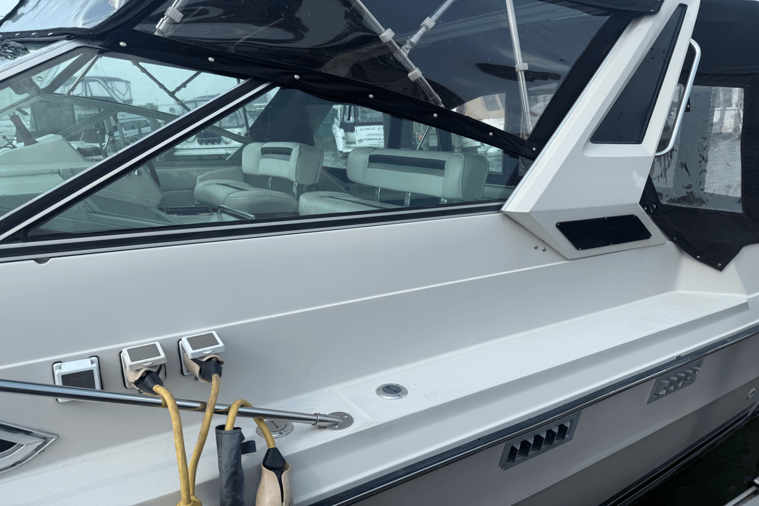 1986 Sea Ray 340 SUNDANCER Image Thumbnail #9