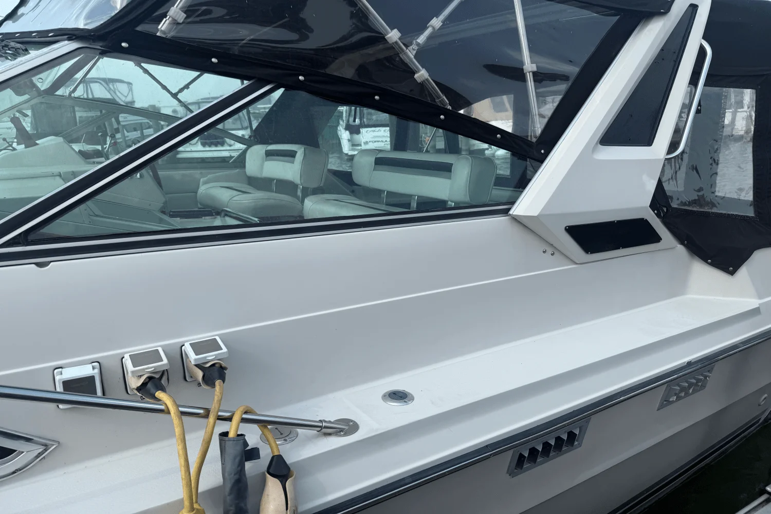 1986 Sea Ray 340 SUNDANCER Image Thumbnail #9