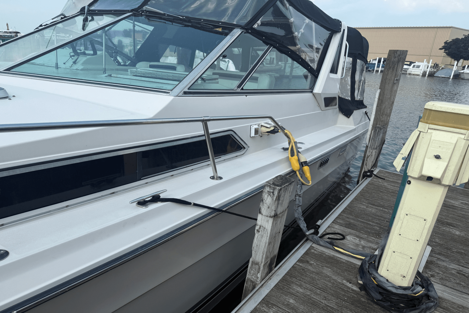 1986 Sea Ray 340 SUNDANCER Image Thumbnail #11