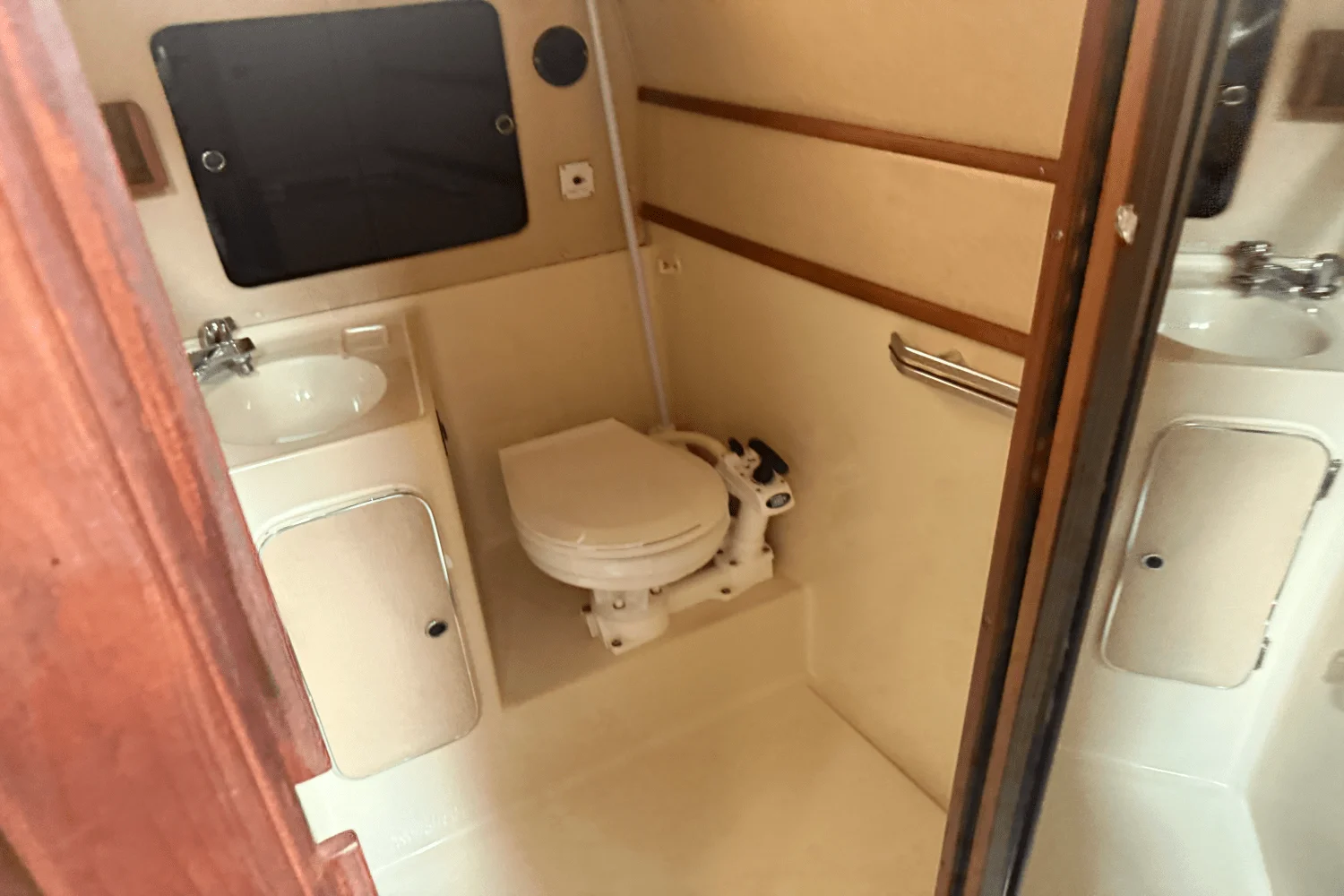 1986 Sea Ray 340 SUNDANCER Image Thumbnail #41