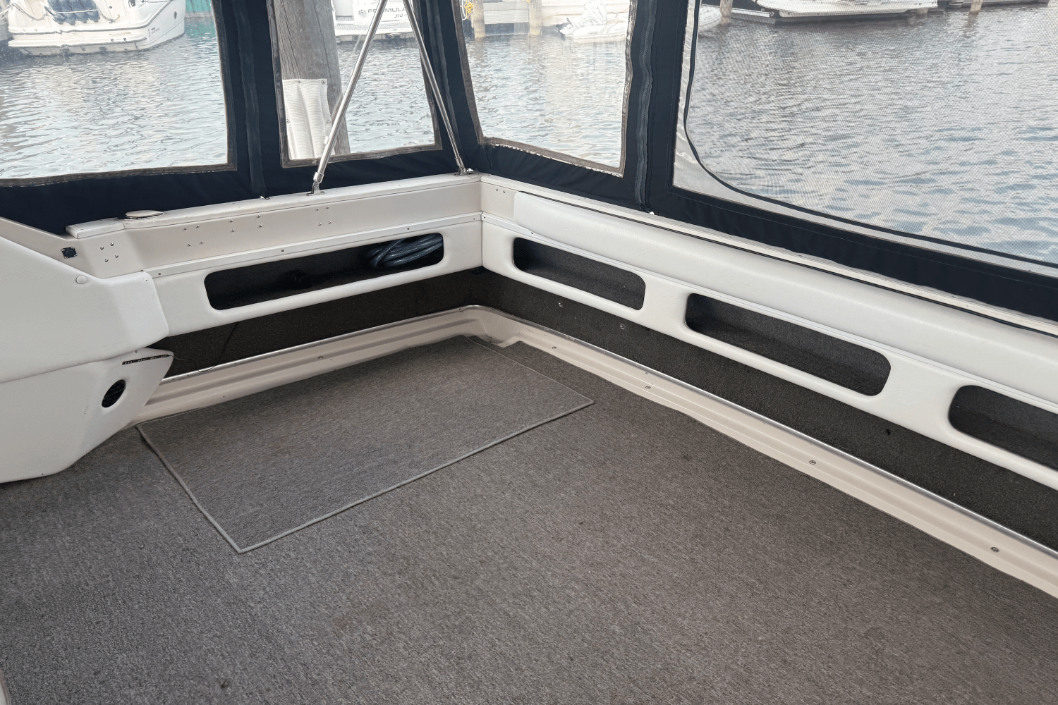 1986 Sea Ray 340 SUNDANCER Image Thumbnail #12