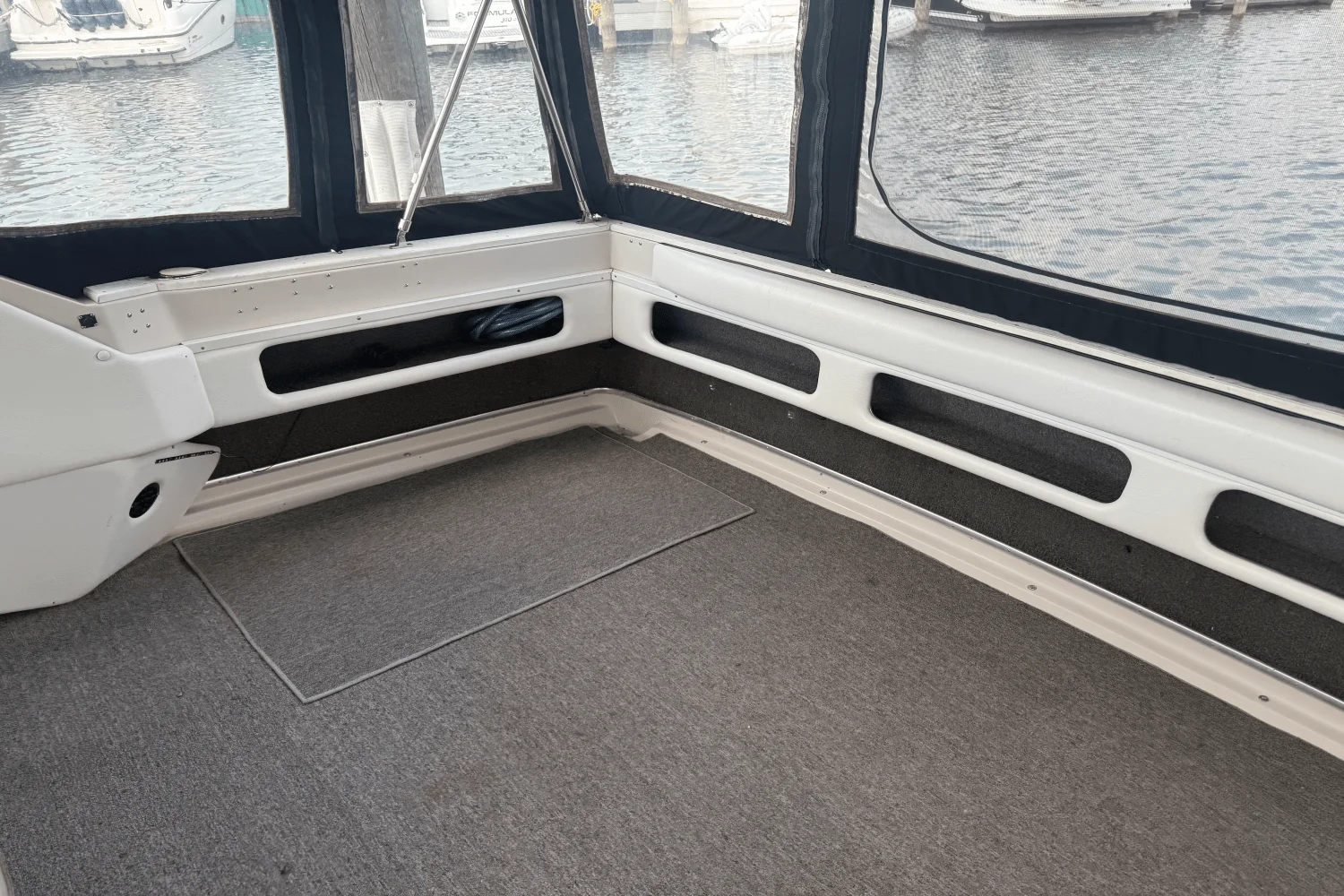 1986 Sea Ray 340 SUNDANCER Image Thumbnail #12