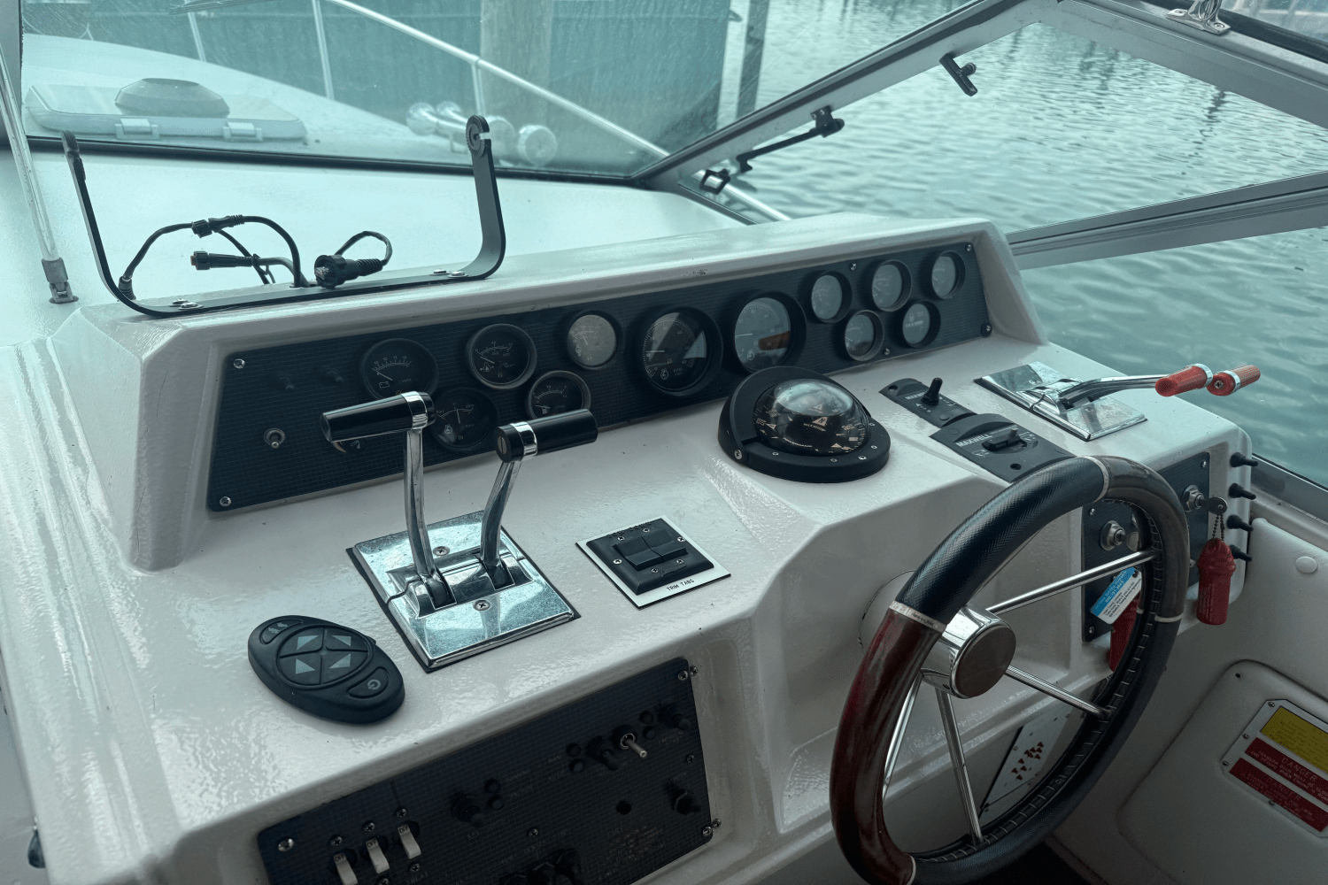 1986 Sea Ray 340 SUNDANCER Image Thumbnail #18