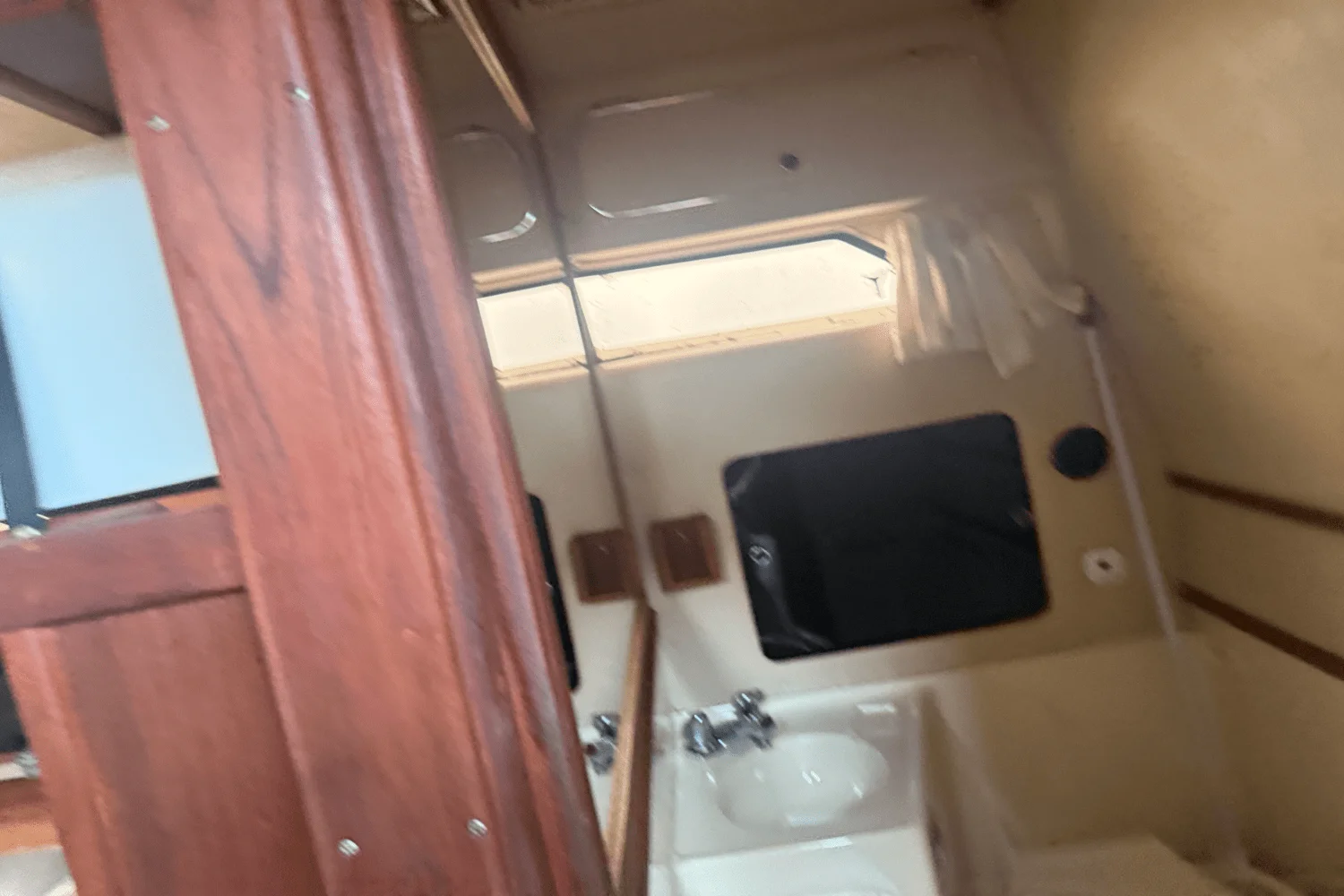 1986 Sea Ray 340 SUNDANCER Image Thumbnail #43