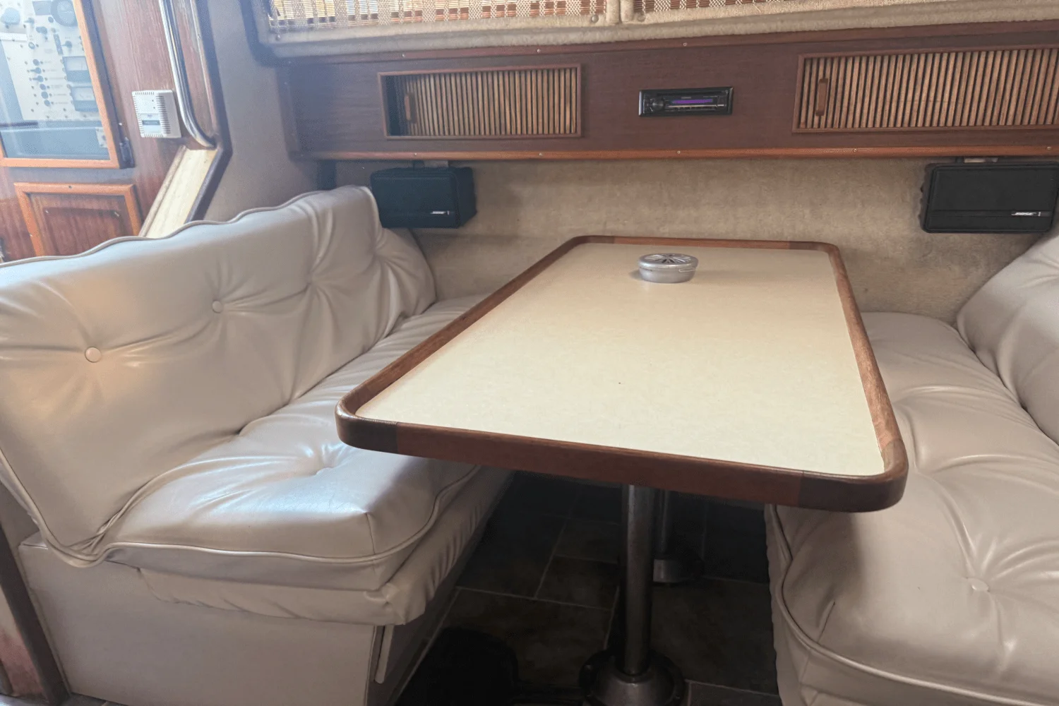 1986 Sea Ray 340 SUNDANCER Image Thumbnail #31