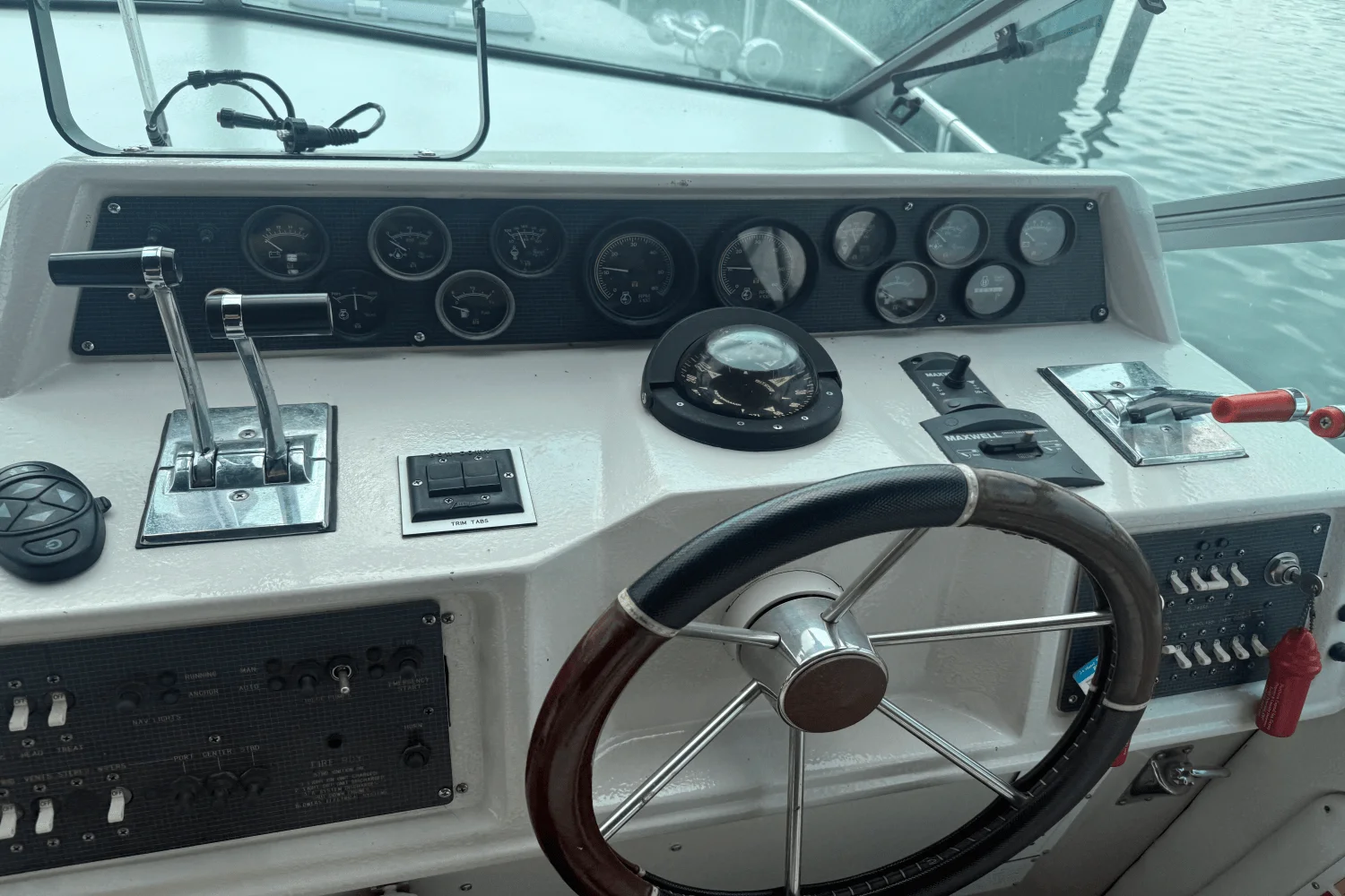 1986 Sea Ray 340 SUNDANCER Image Thumbnail #21