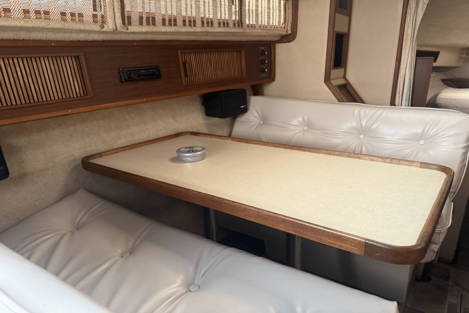 1986 Sea Ray 340 SUNDANCER Image Thumbnail #29