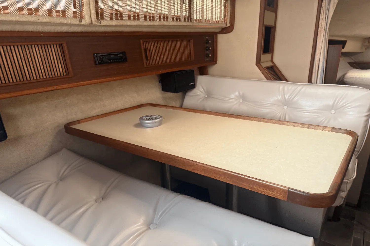 1986 Sea Ray 340 SUNDANCER Image Thumbnail #29