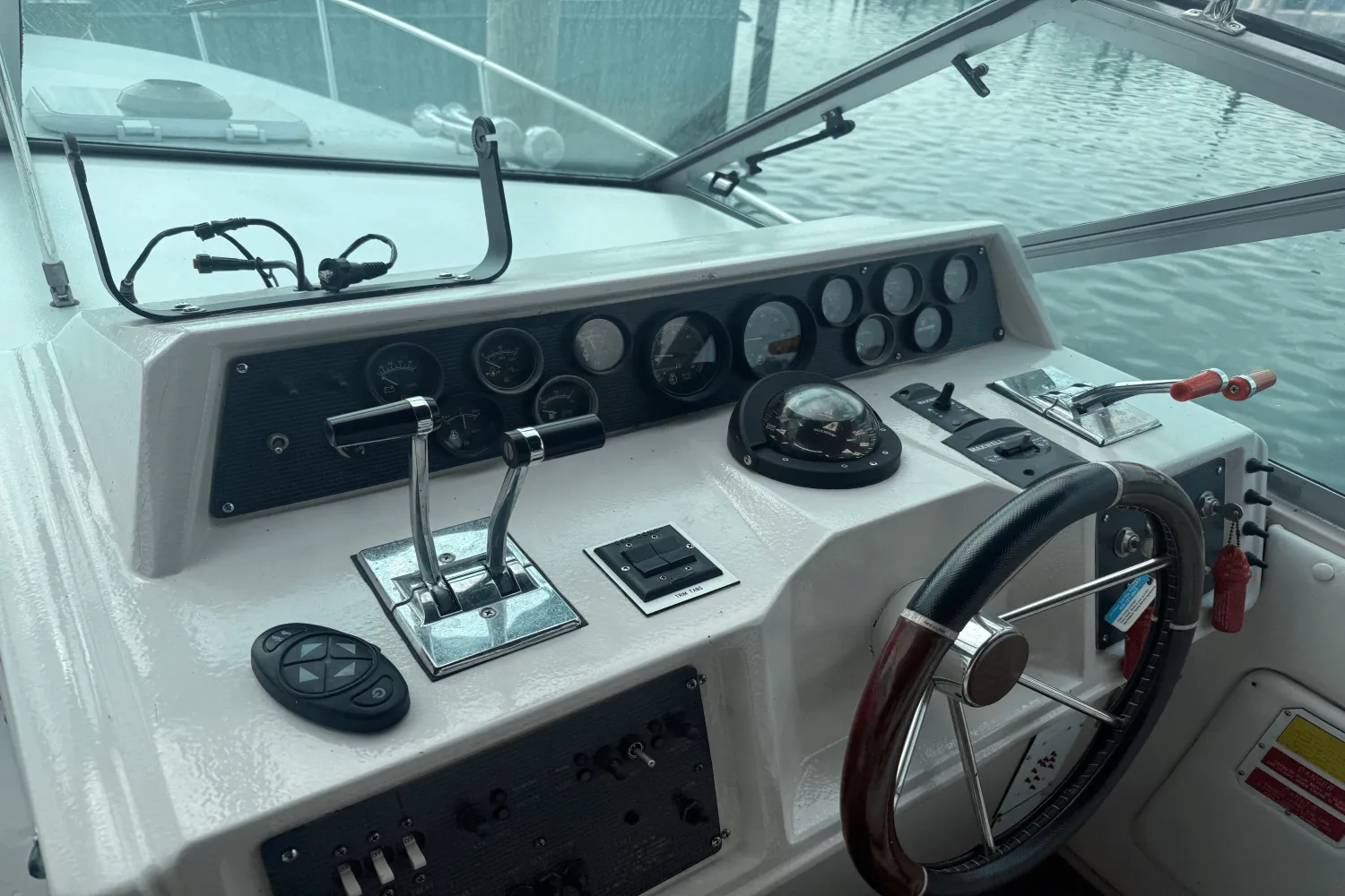 1986 Sea Ray 340 SUNDANCER Image Thumbnail #18