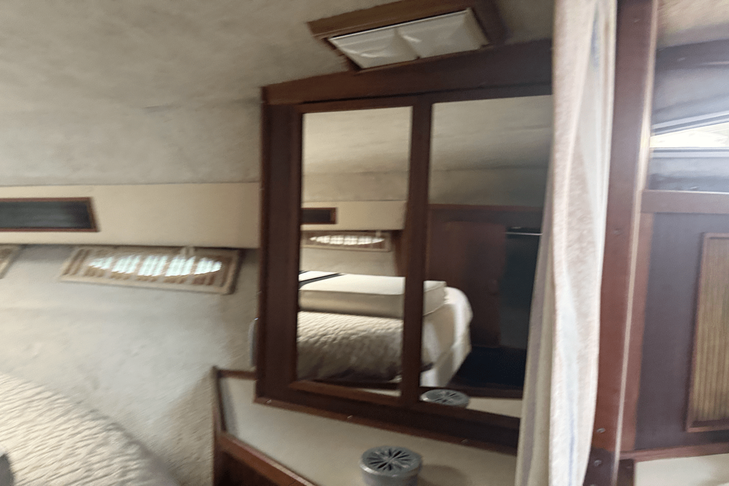 1986 Sea Ray 340 SUNDANCER Image Thumbnail #36