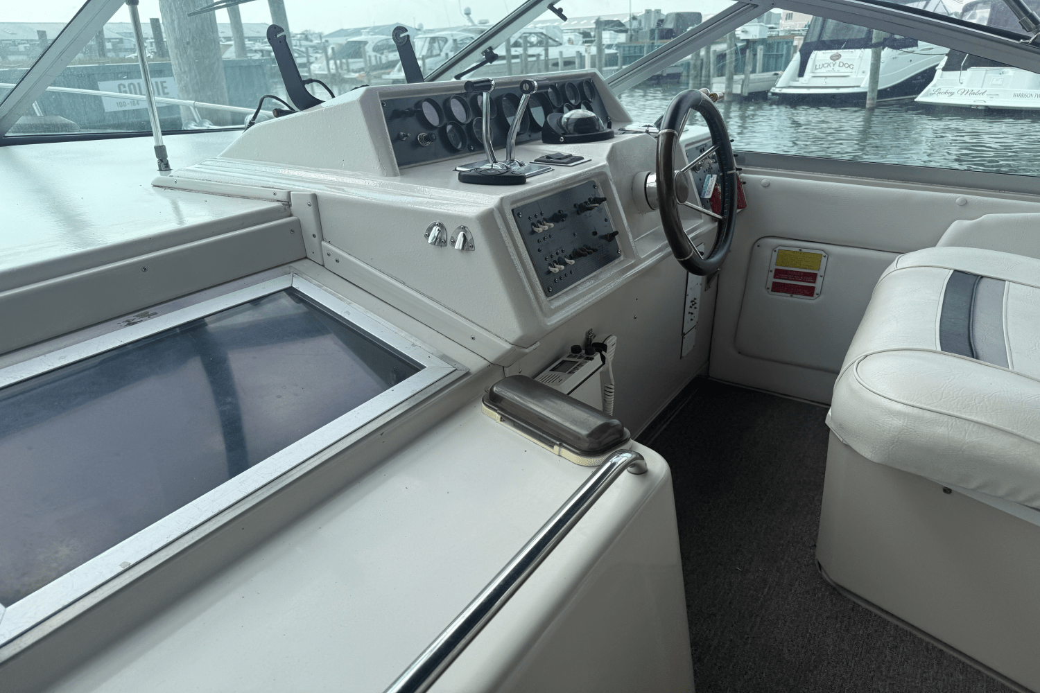 1986 Sea Ray 340 SUNDANCER Image Thumbnail #13