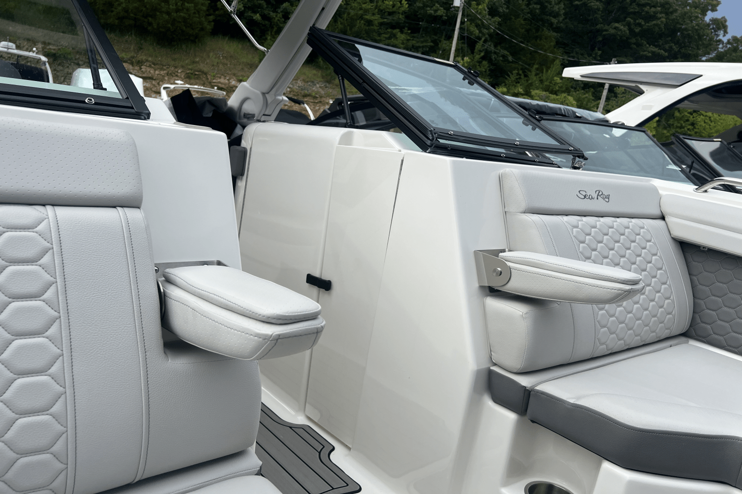 2025 Sea Ray SDX 290 Image Thumbnail #33