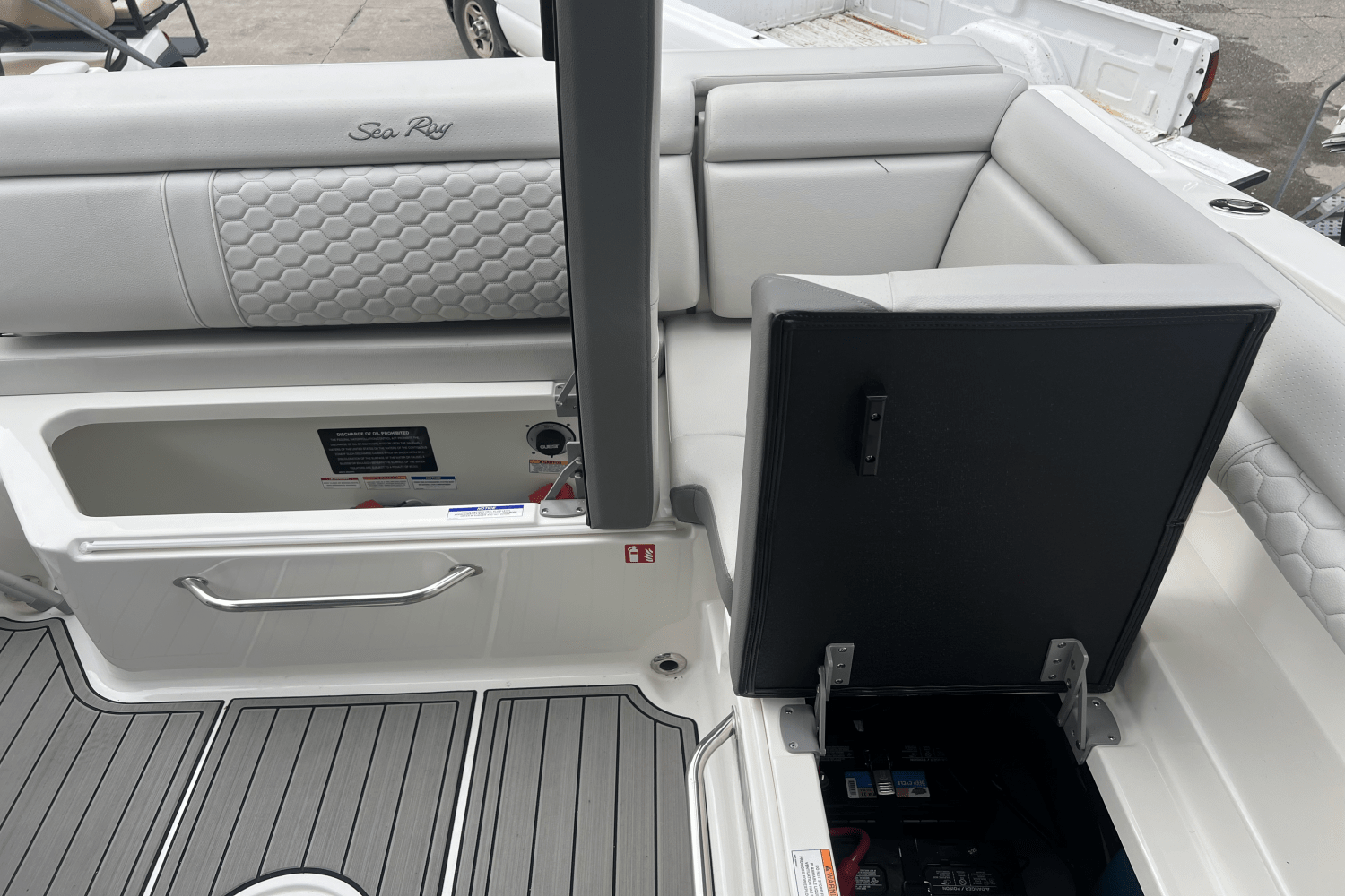 2025 Sea Ray SDX 290 Image Thumbnail #17