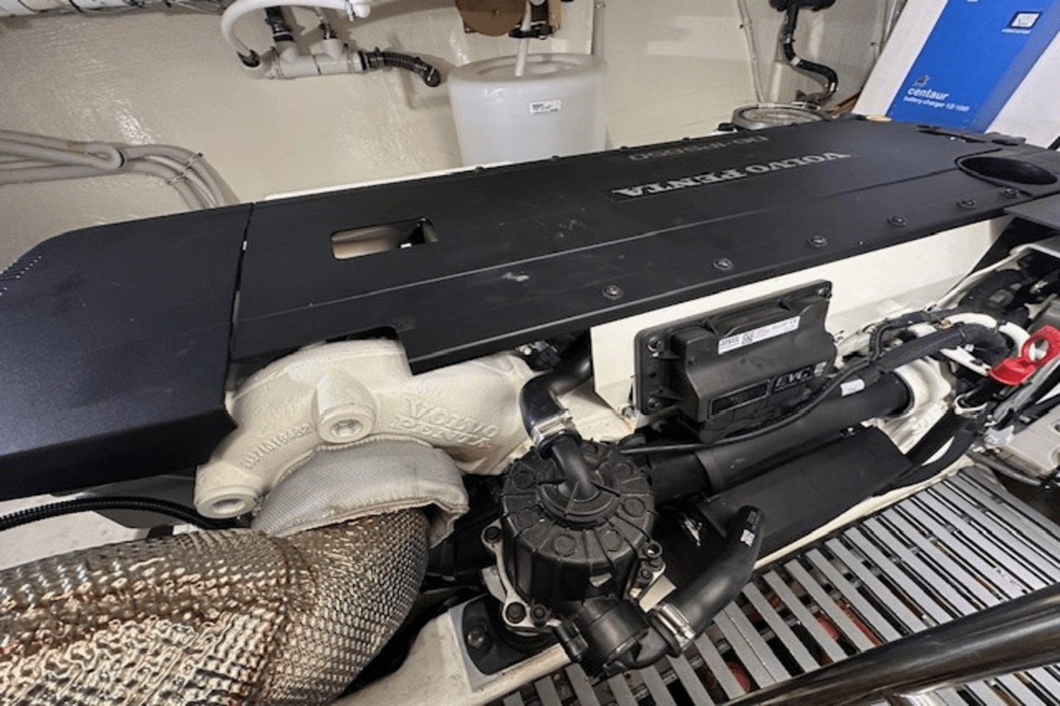 2022 Tiara Yachts 44 COUPE Image Thumbnail #50