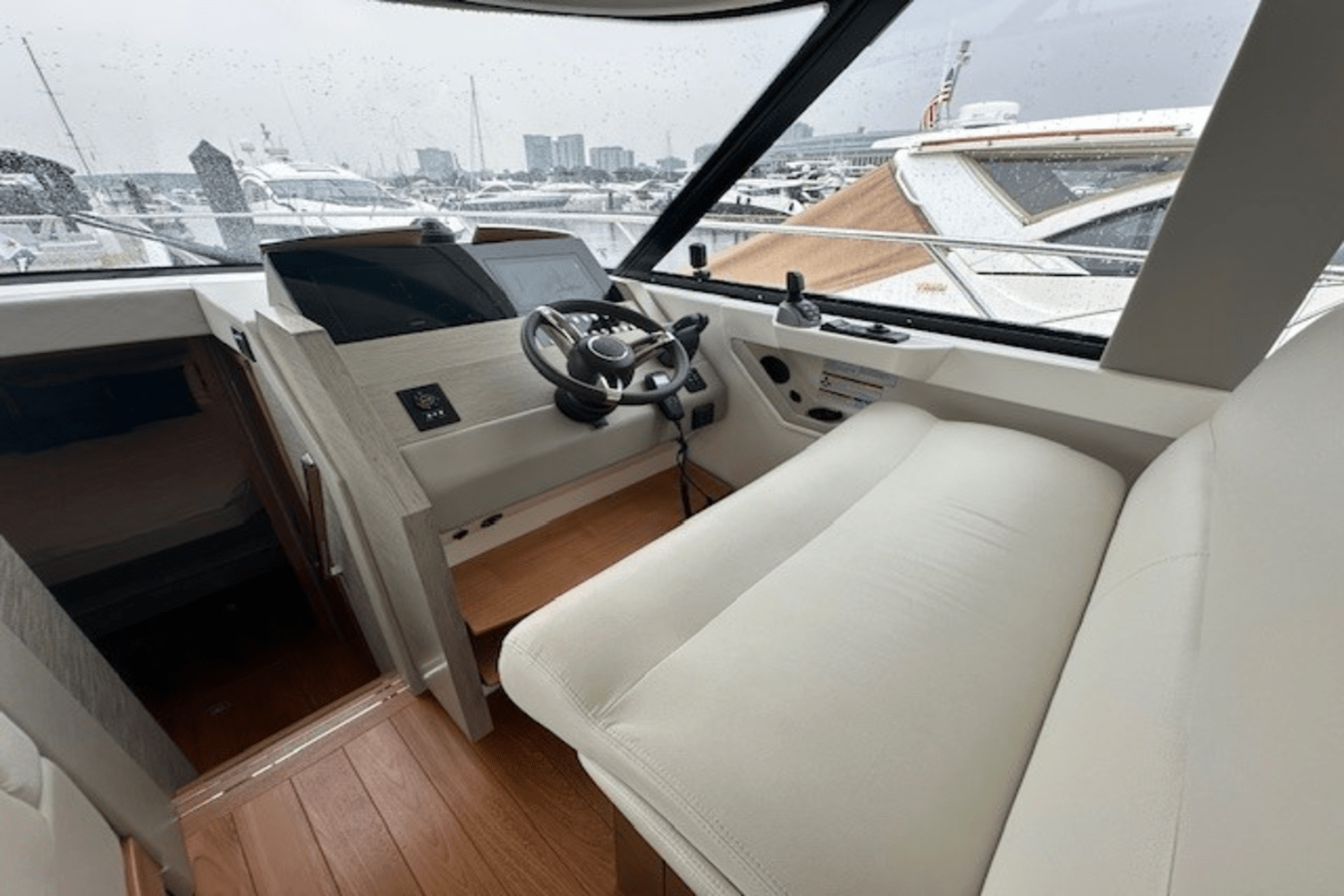 2022 Tiara Yachts 44 COUPE Image Thumbnail #20