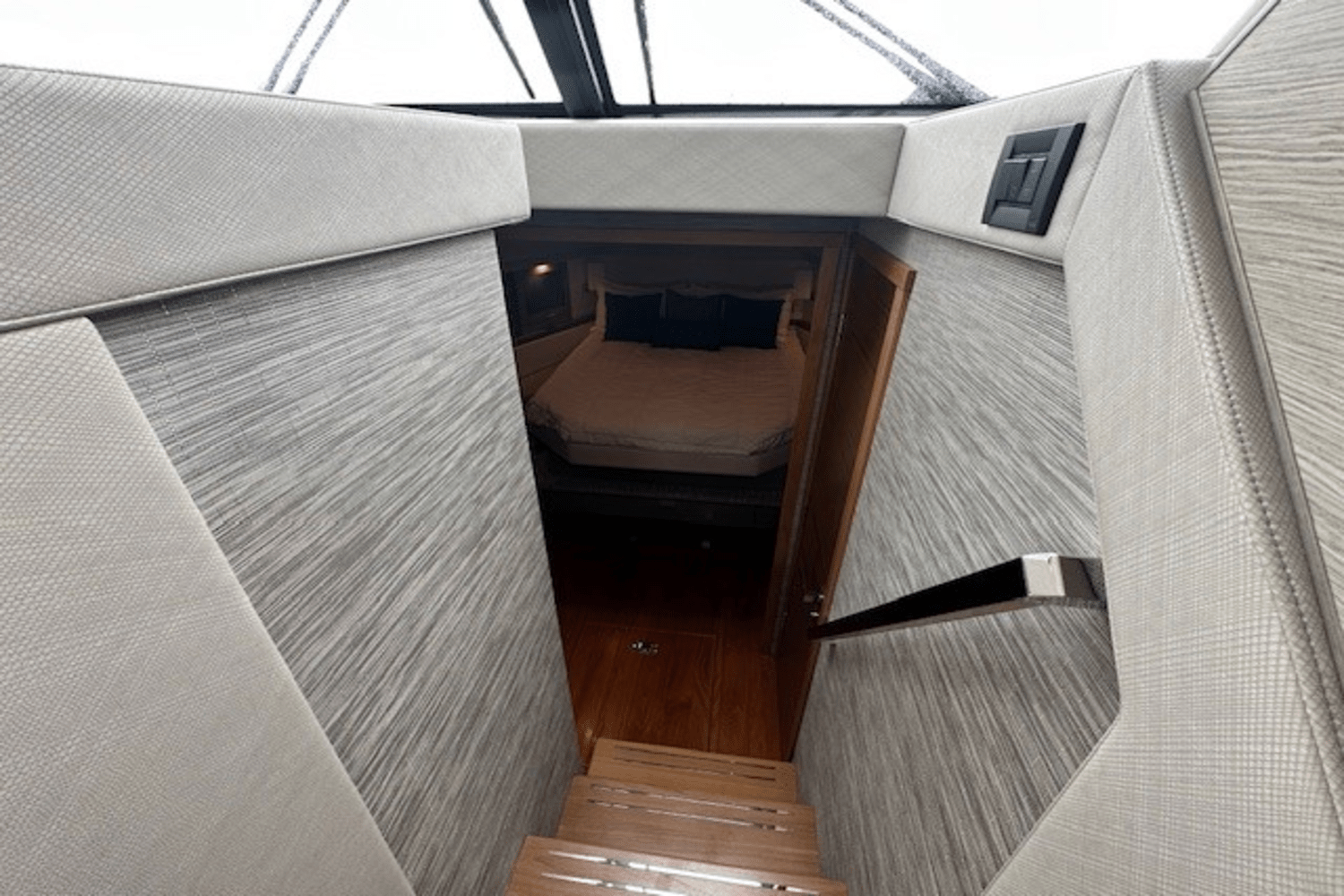 2022 Tiara Yachts 44 COUPE Image Thumbnail #36