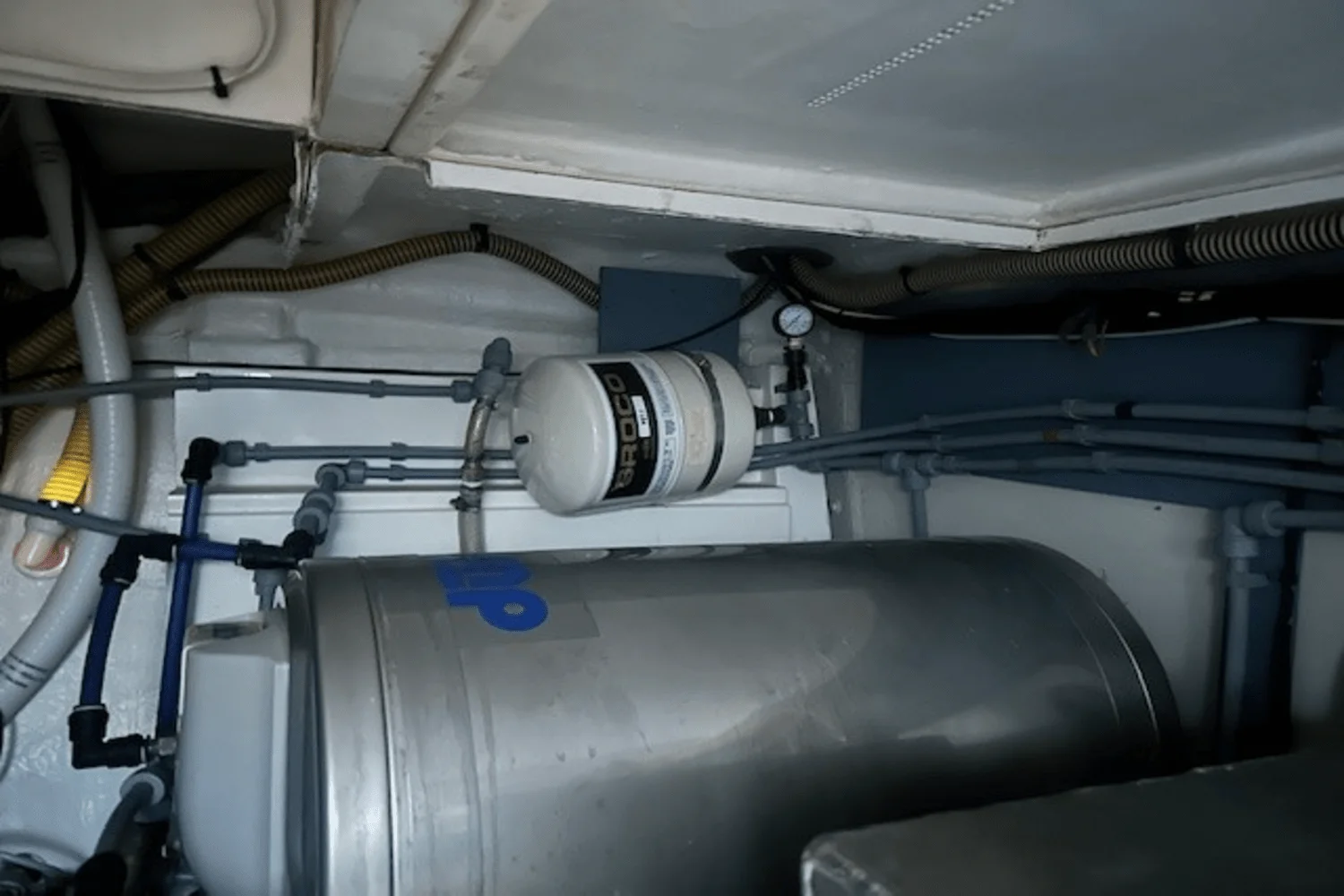 1998 Viking 52 FLYBRIDGE Image Thumbnail #58