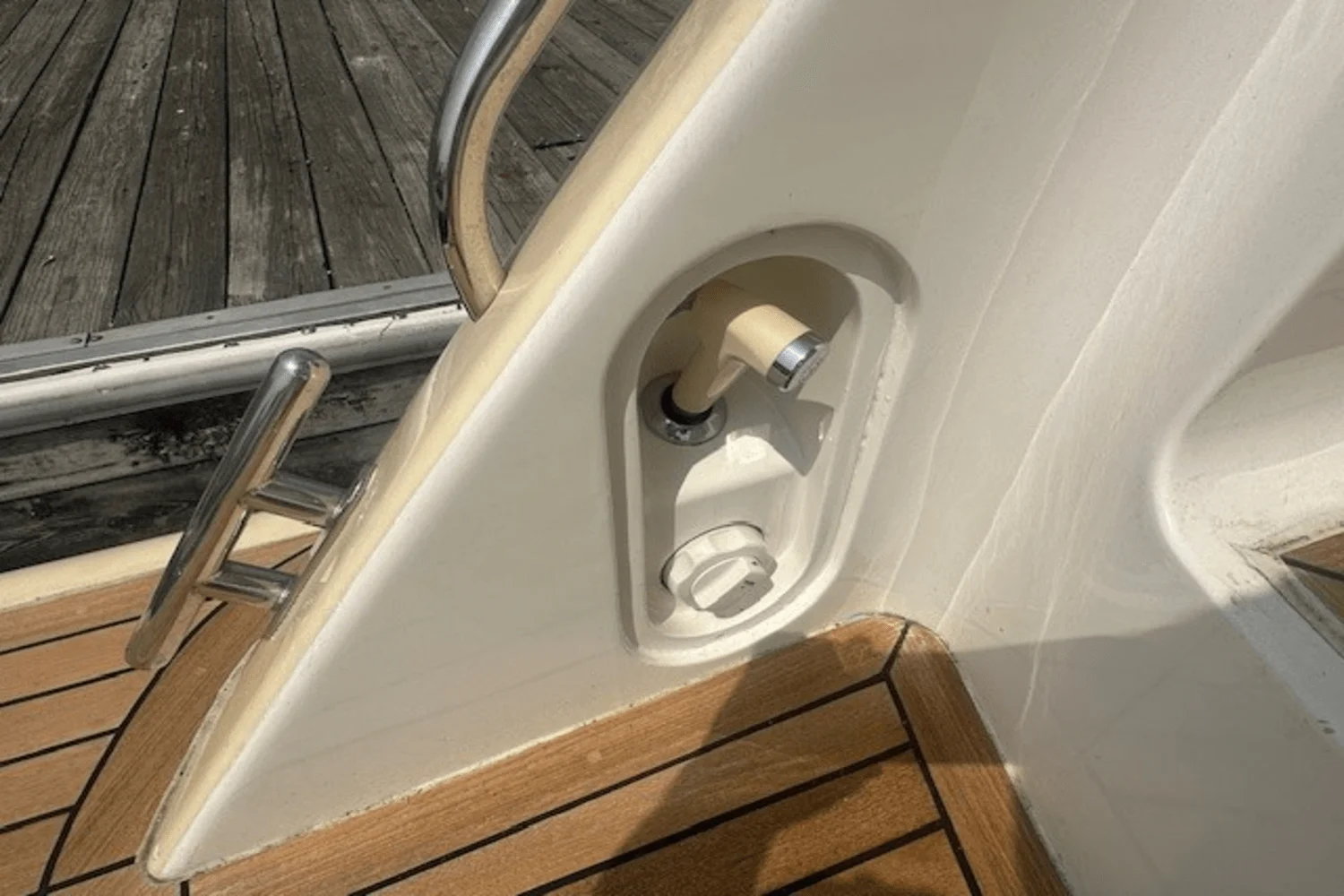 1998 Viking 52 FLYBRIDGE Image Thumbnail #16